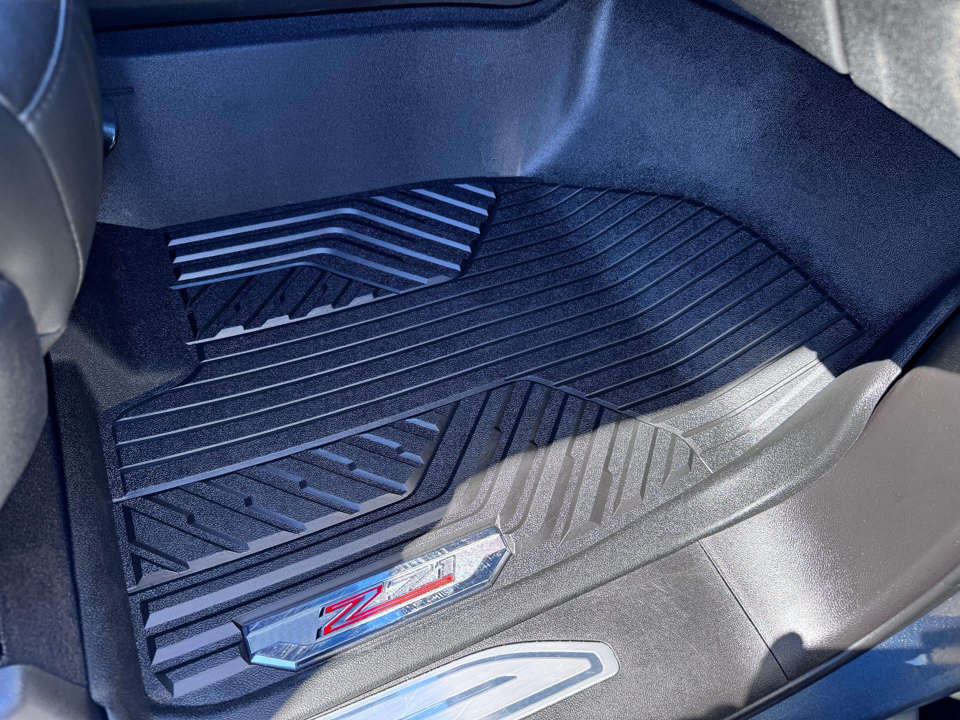 2020 Chevrolet Silverado 1500 LT / TRAIL BOSS / CREW / 5.3 LITER V8 / LEATHER / SUNROOF / SHORT BOX / 1 OWNER TRADE