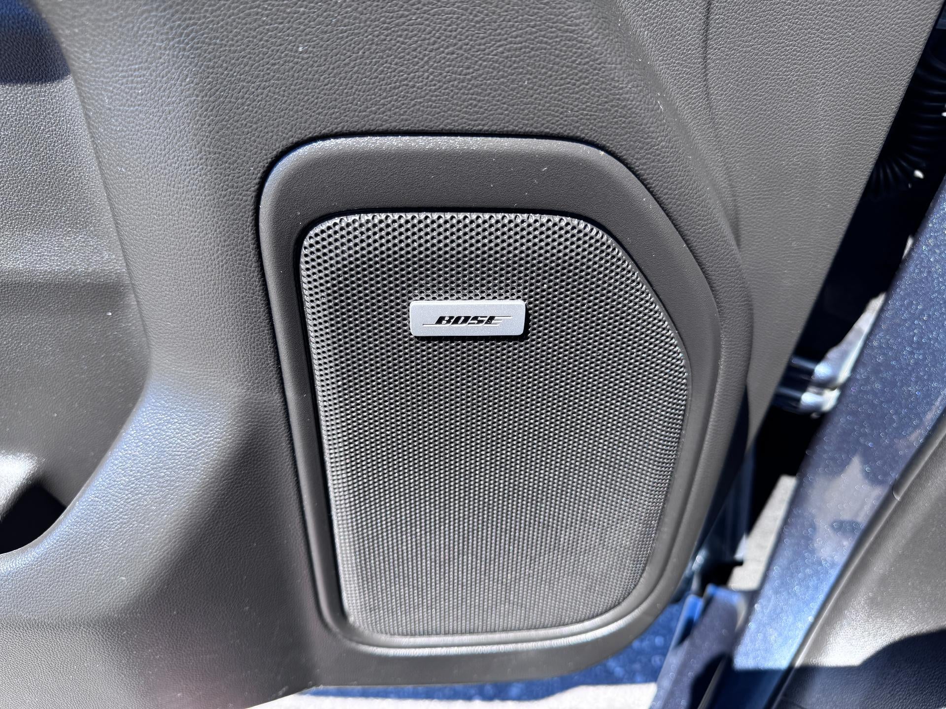 2020 Chevrolet Silverado 1500 LT / TRAIL BOSS / CREW / 5.3 LITER V8 / LEATHER / SUNROOF / SHORT BOX / 1 OWNER TRADE