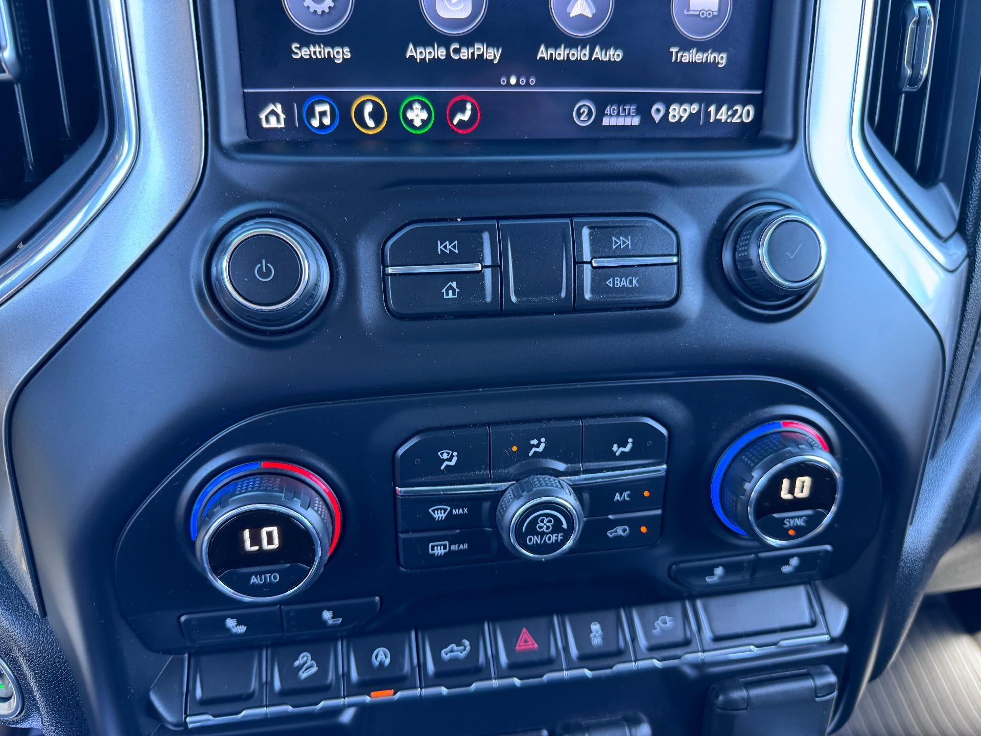2020 Chevrolet Silverado 1500 LT / TRAIL BOSS / CREW / 5.3 LITER V8 / LEATHER / SUNROOF / SHORT BOX / 1 OWNER TRADE