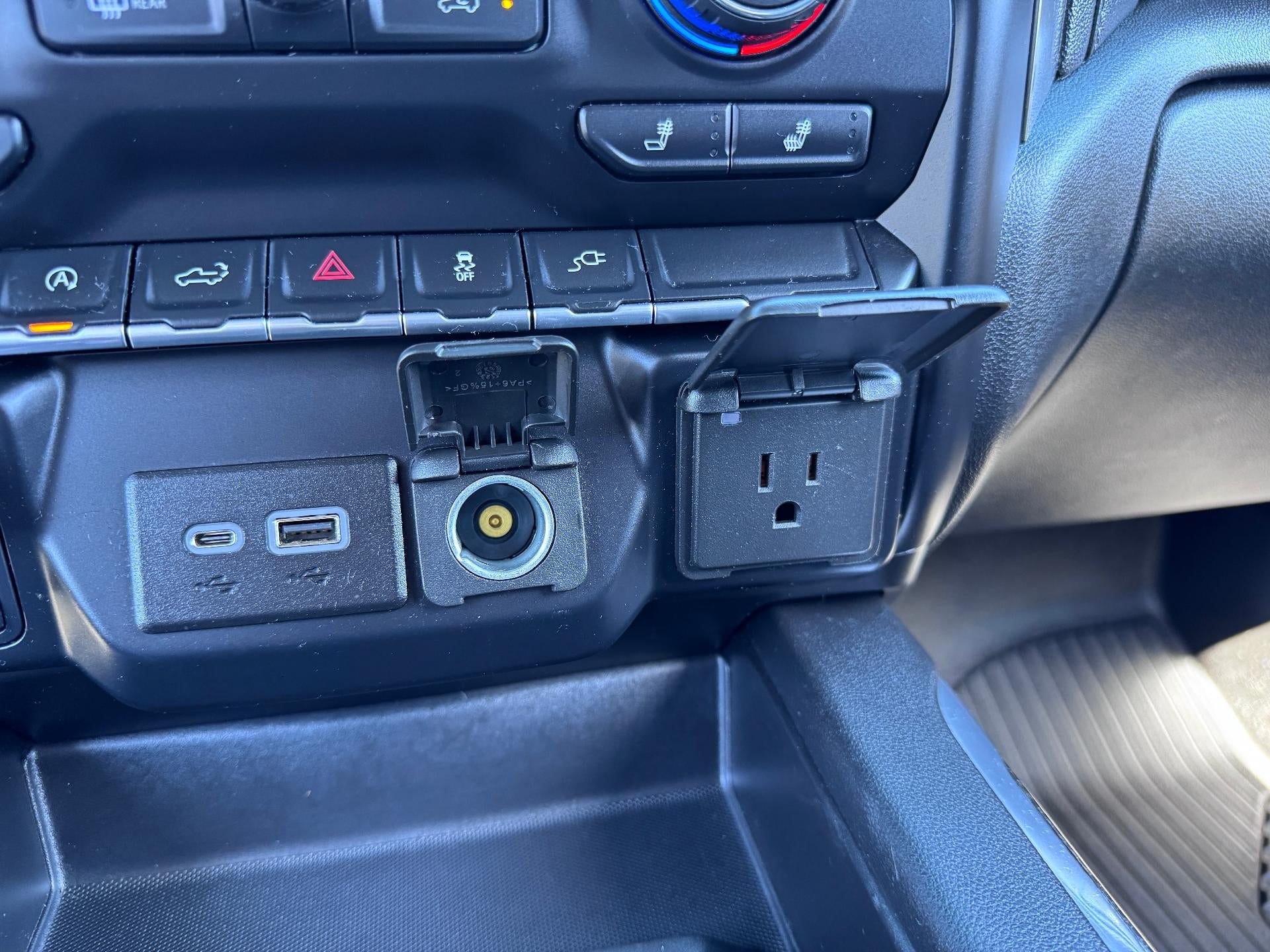 2020 Chevrolet Silverado 1500 LT / TRAIL BOSS / CREW / 5.3 LITER V8 / LEATHER / SUNROOF / SHORT BOX / 1 OWNER TRADE