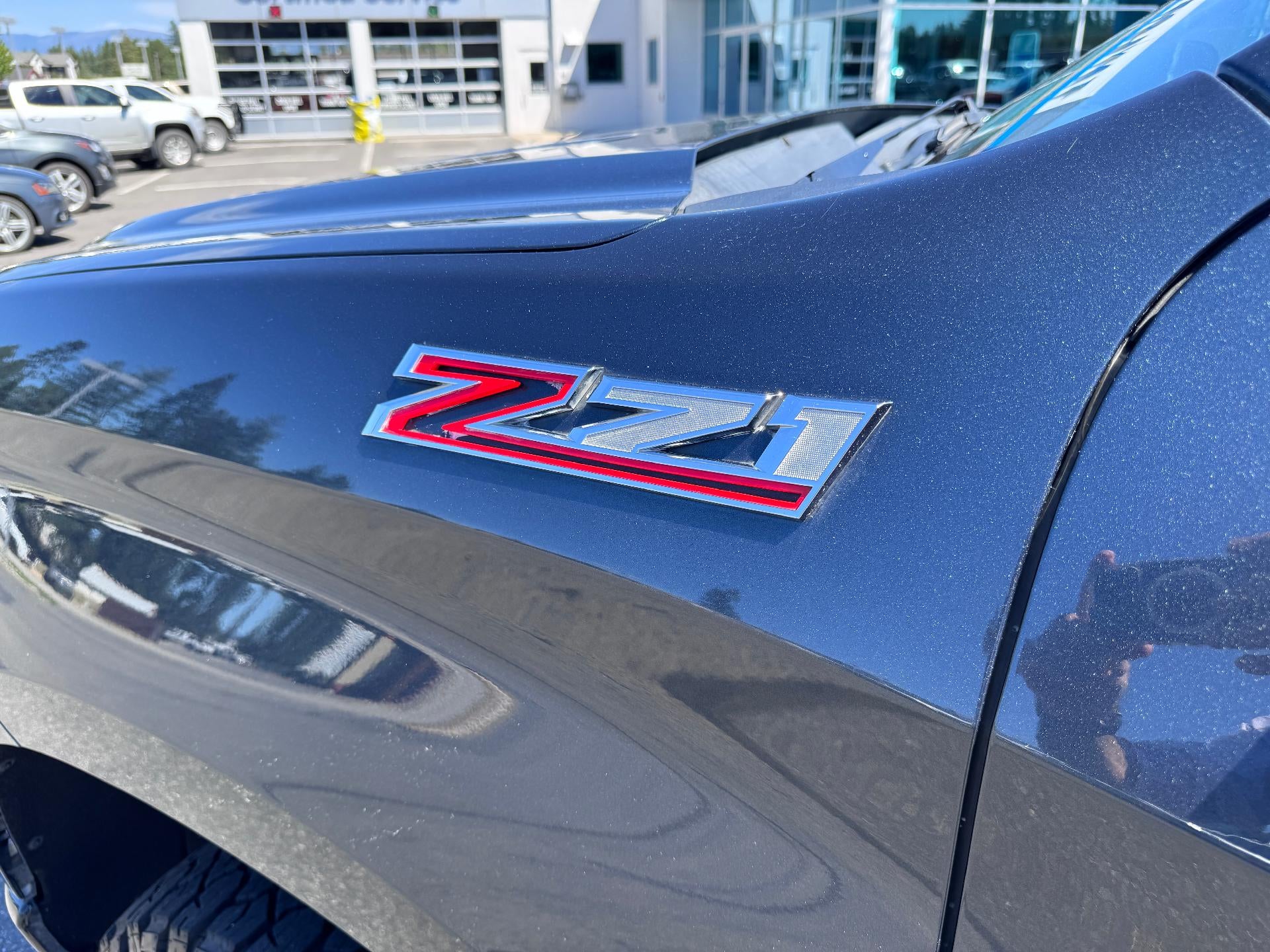 2020 Chevrolet Silverado 1500 LT / TRAIL BOSS / CREW / 5.3 LITER V8 / LEATHER / SUNROOF / SHORT BOX / 1 OWNER TRADE