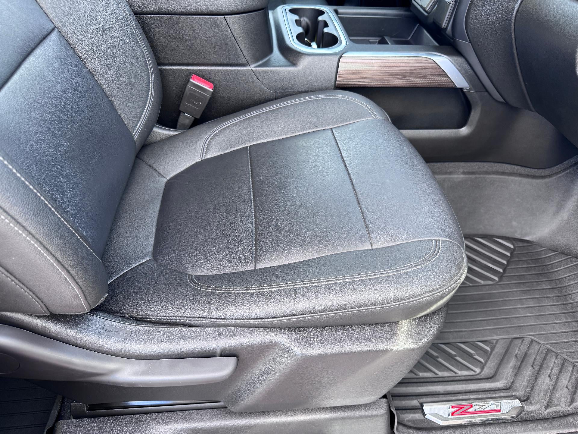 2022 Chevrolet Silverado 1500 LTD LT / TRAIL BOSS / CREW / 6.2 LITER V8 / SHORT BOX / 69K MILES / LOCAL TRADE
