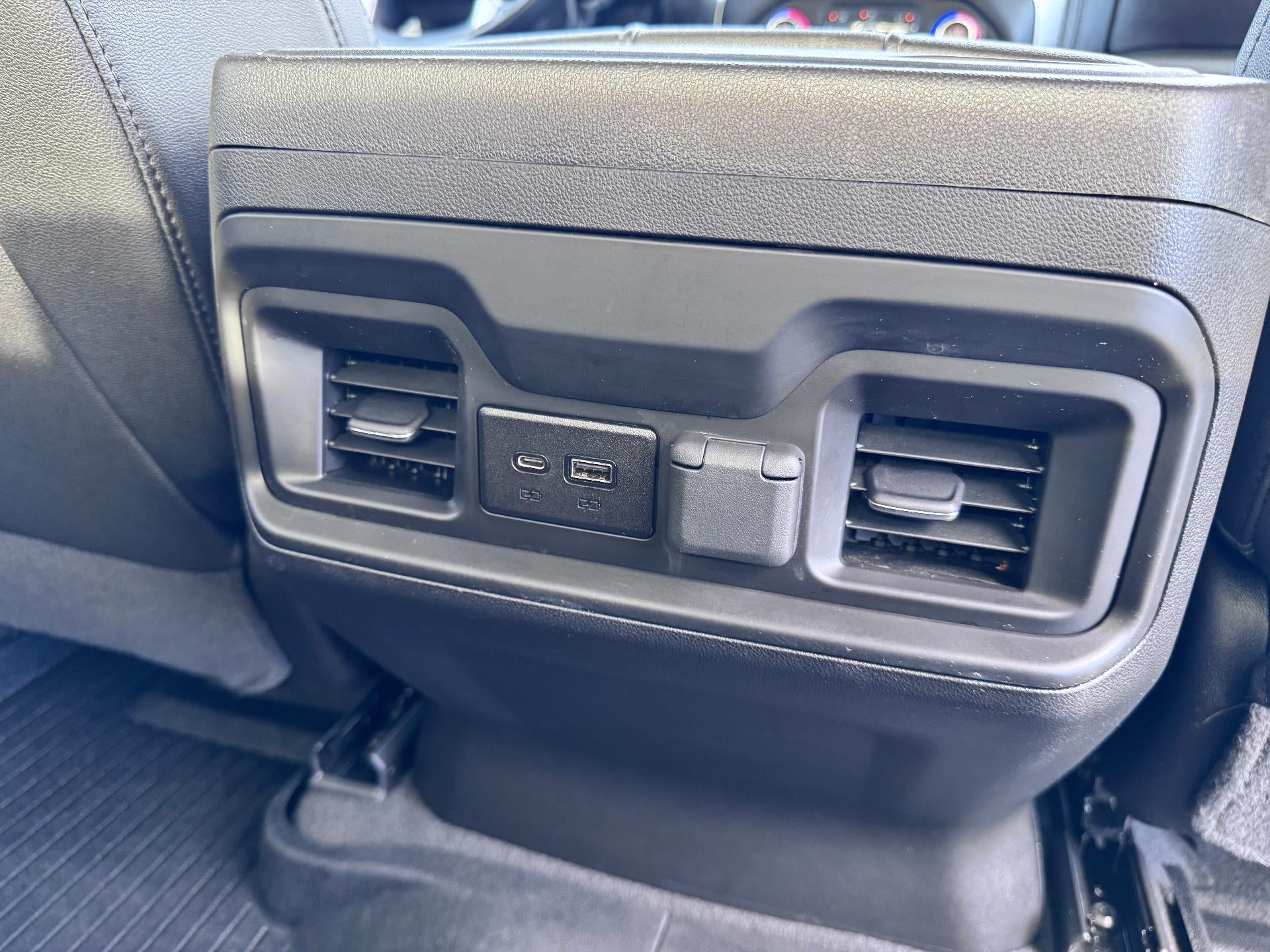 2022 Chevrolet Silverado 1500 LTD LT / TRAIL BOSS / CREW / 6.2 LITER V8 / SHORT BOX / 69K MILES / LOCAL TRADE