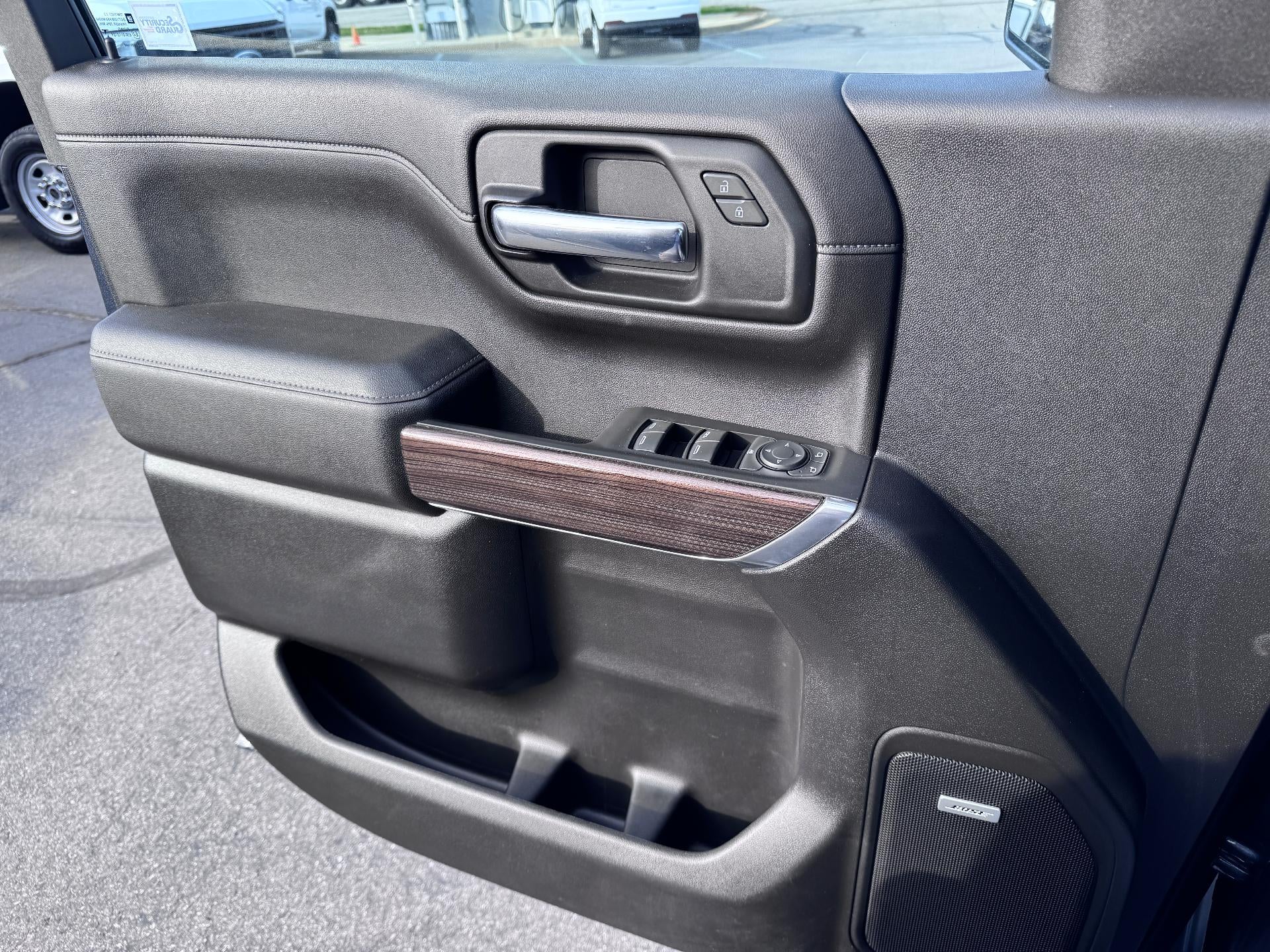 2022 Chevrolet Silverado 1500 LTD LT / TRAIL BOSS / CREW / 6.2 LITER V8 / SHORT BOX / 69K MILES / LOCAL TRADE