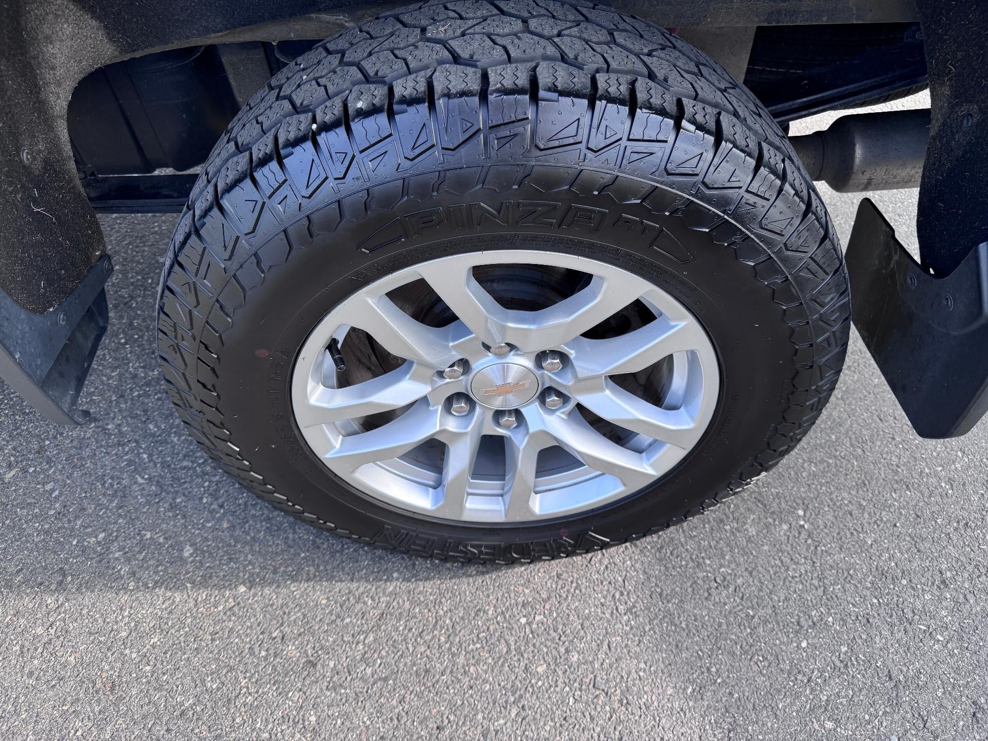 2022 Chevrolet Silverado 1500 LTD LT / TRAIL BOSS / CREW / 6.2 LITER V8 / SHORT BOX / 69K MILES / LOCAL TRADE