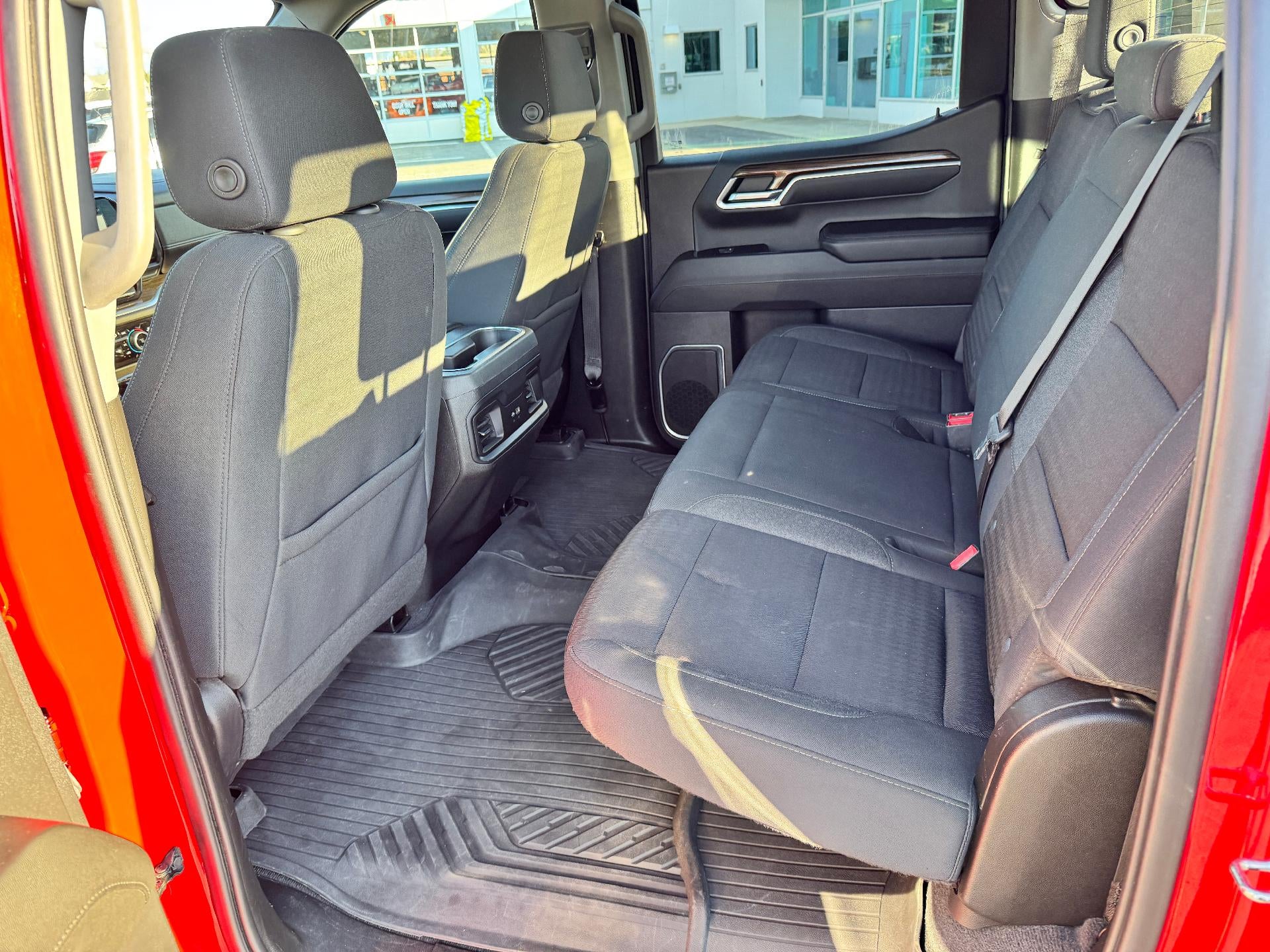 2023 Chevrolet Silverado 1500 LT / CREW / 5.3 LITER V8 / Z71 OFF ROAD / STANDARD BOX / 1 OWNER