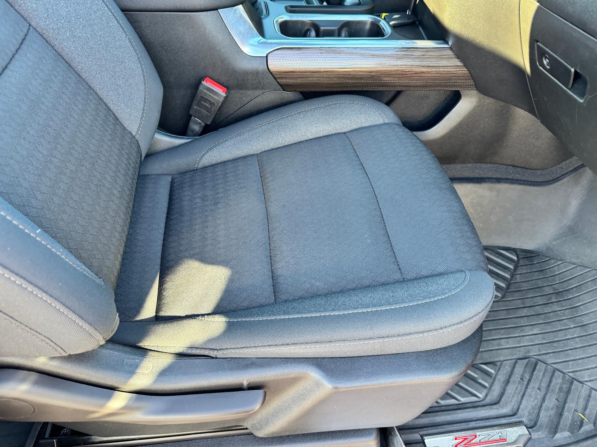 2023 Chevrolet Silverado 1500 LT / CREW / 5.3 LITER V8 / Z71 OFF ROAD / STANDARD BOX / 1 OWNER