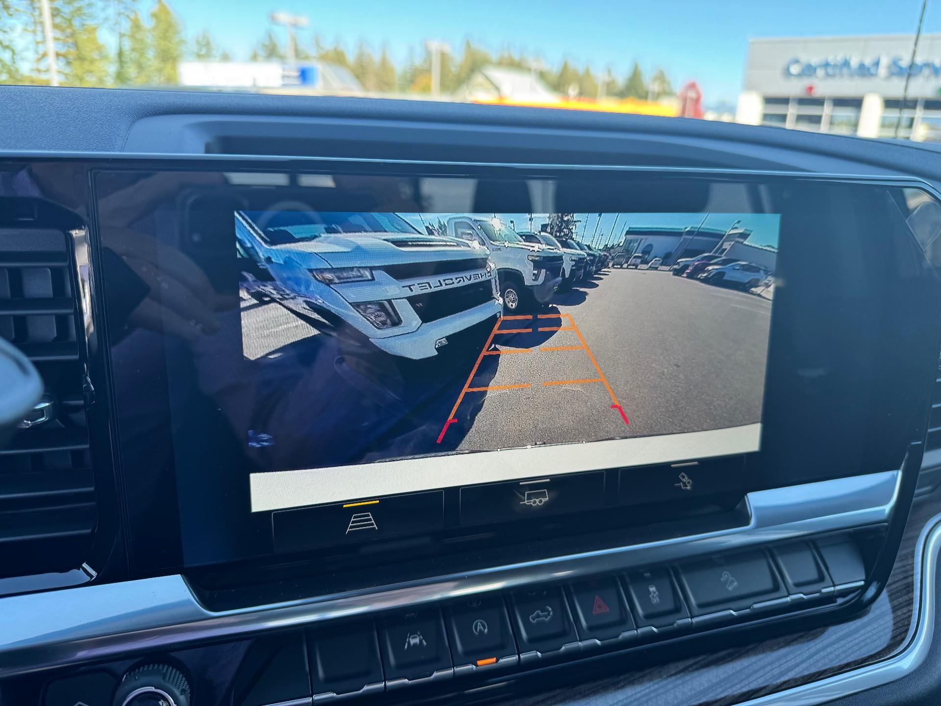 2026 Chevrolet Silverado 1500 LT / CREW / 5.3 LITER V8 / ADAPTIVE CRUISE / HEATED SEATS / STANDARD BOX