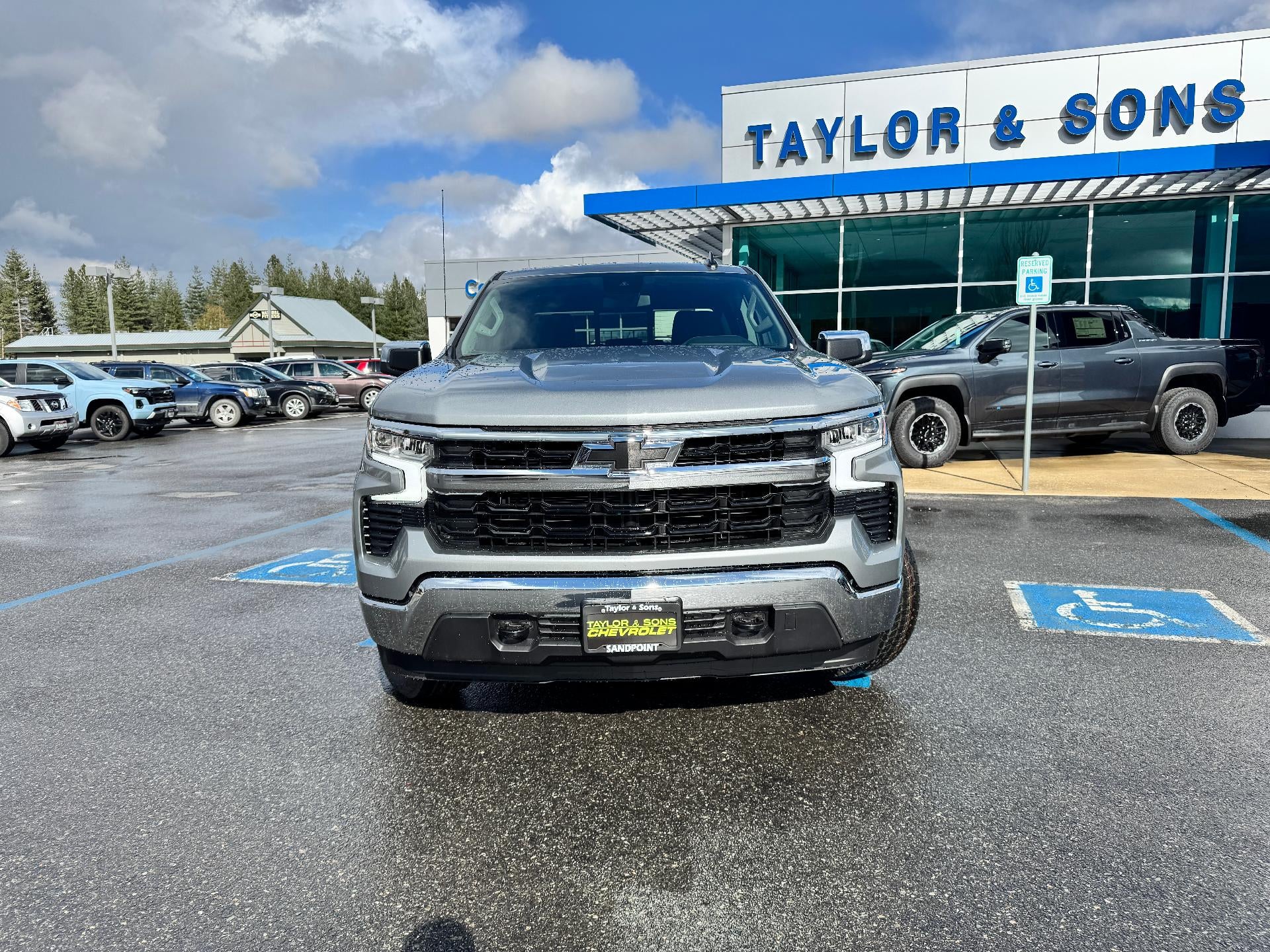 2026 Chevrolet Silverado 1500 LT / CREW / 5.3 LITER V8 / ADAPTIVE CRUISE / HEATED SEATS / STANDARD BOX