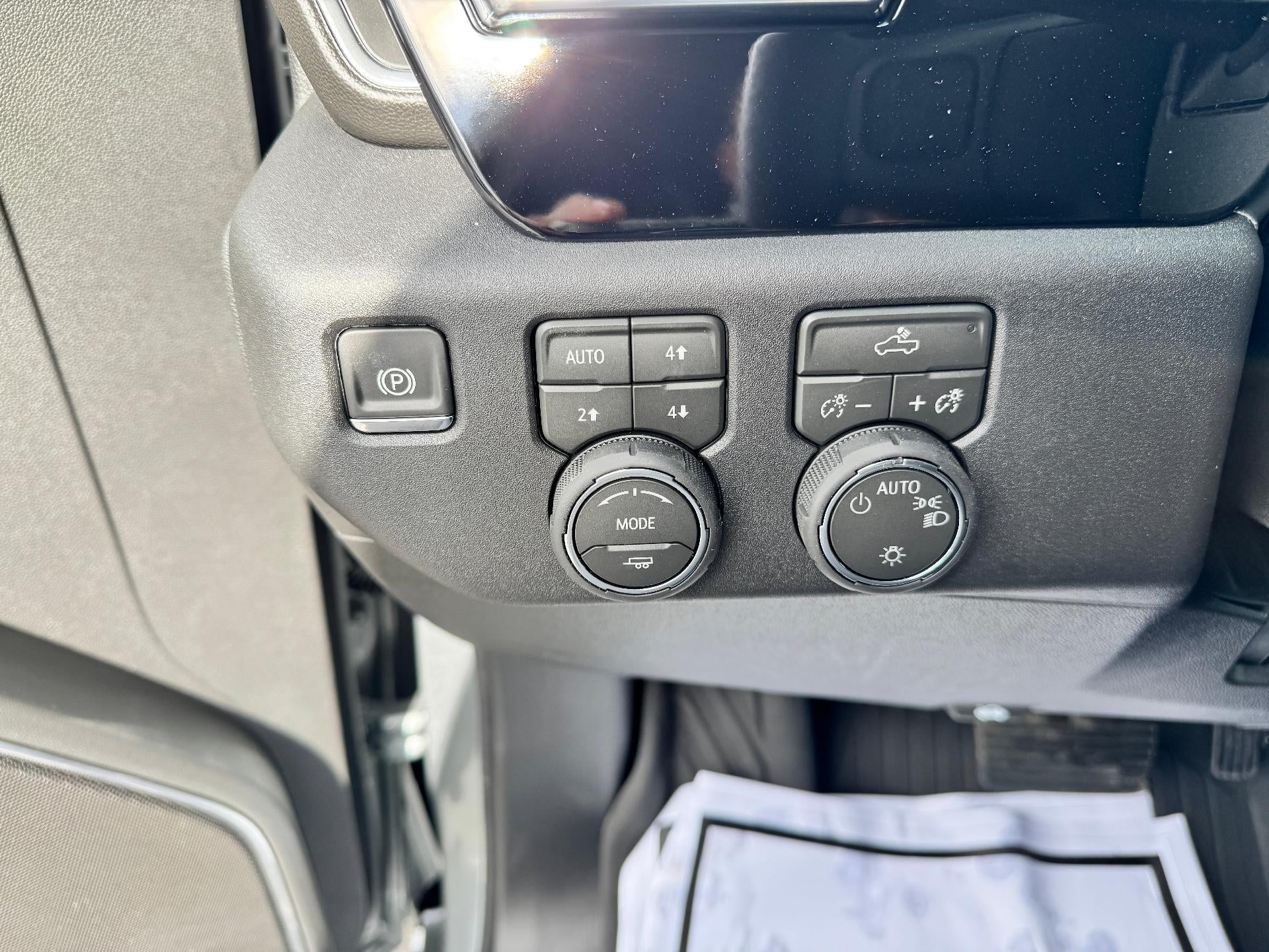 2026 Chevrolet Silverado 1500 LT / CREW / 5.3 LITER V8 / ADAPTIVE CRUISE / HEATED SEATS / STANDARD BOX