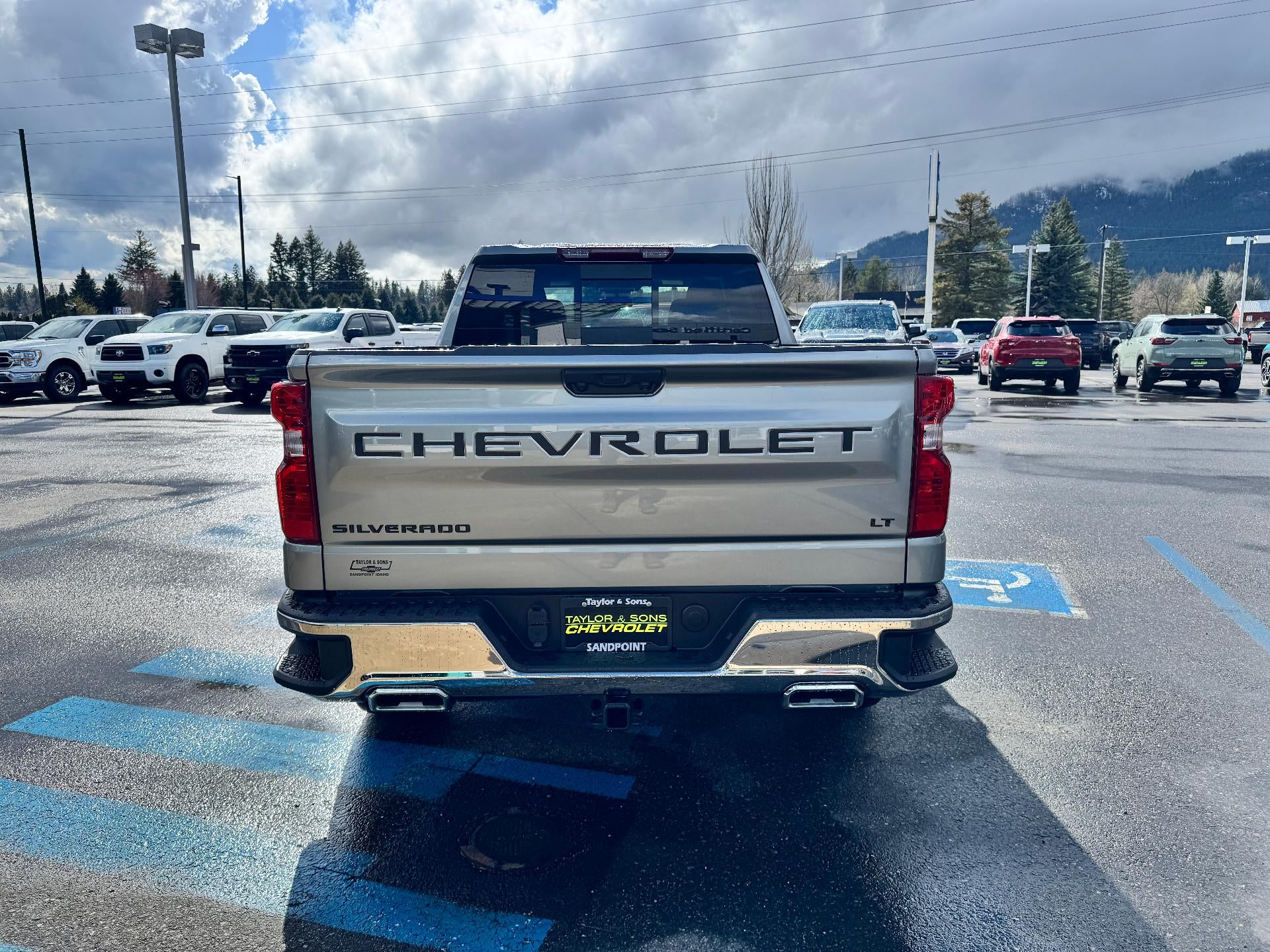 2026 Chevrolet Silverado 1500 LT / CREW / 5.3 LITER V8 / ADAPTIVE CRUISE / HEATED SEATS / STANDARD BOX