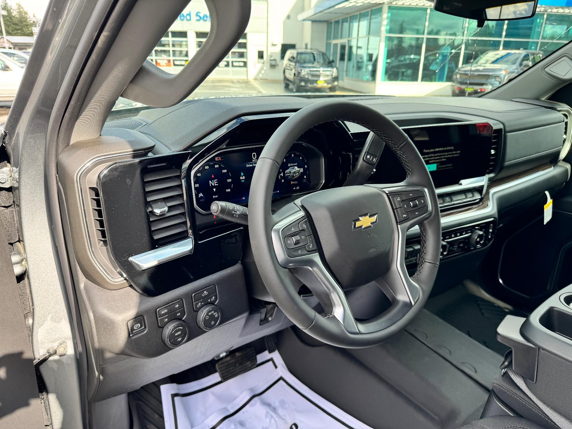 2026 Chevrolet Silverado 1500 LT / CREW / 5.3 LITER V8 / ADAPTIVE CRUISE / HEATED SEATS / STANDARD BOX