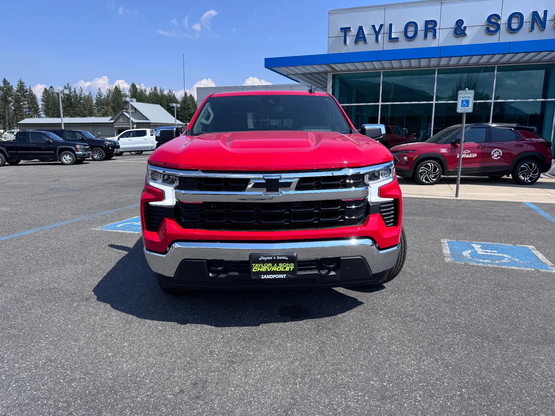 2026 Chevrolet Silverado 1500 LT / CREW / 5.3 LITER V8 / Z71 OFF ROAD / ADAPTIVE CRUISE / STANDARD BOX
