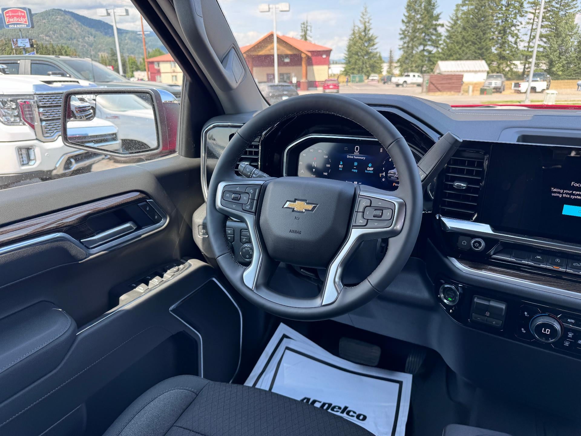 2026 Chevrolet Silverado 1500 LT / CREW / 5.3 LITER V8 / Z71 OFF ROAD / ADAPTIVE CRUISE / STANDARD BOX