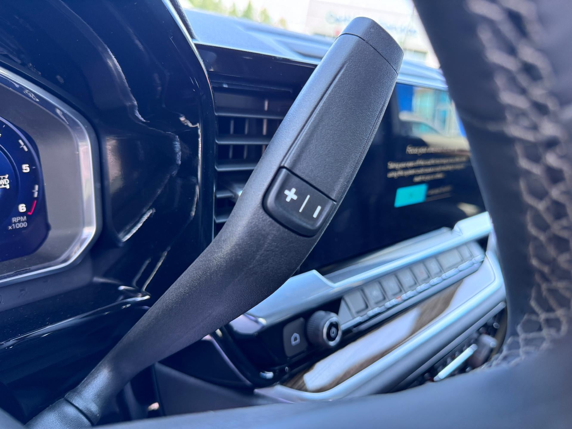 2026 Chevrolet Silverado 1500 LT / CREW / 5.3 LITER V8 / Z71 OFF ROAD / ADAPTIVE CRUISE / STANDARD BOX