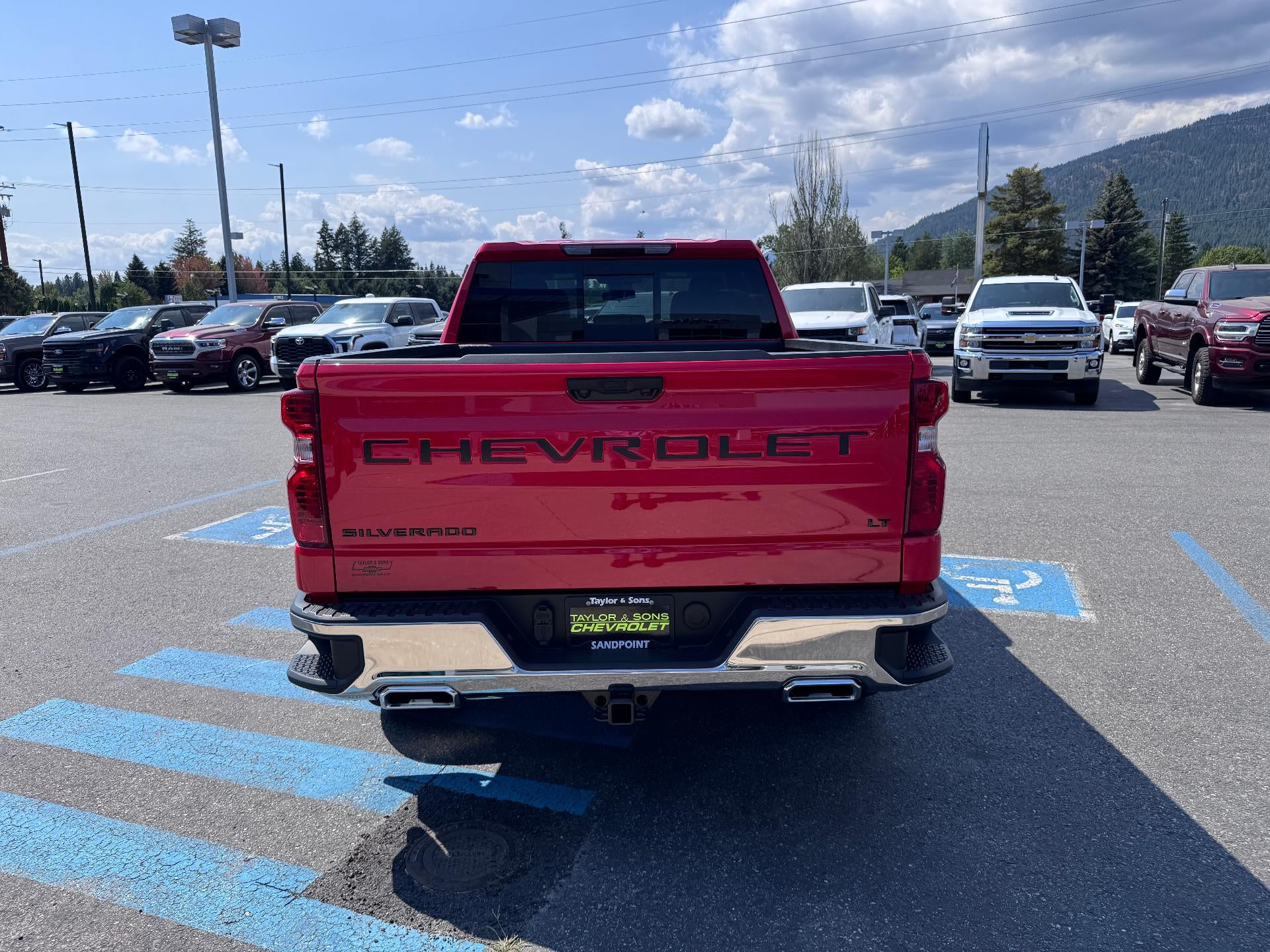 2026 Chevrolet Silverado 1500 LT / CREW / 5.3 LITER V8 / Z71 OFF ROAD / ADAPTIVE CRUISE / STANDARD BOX