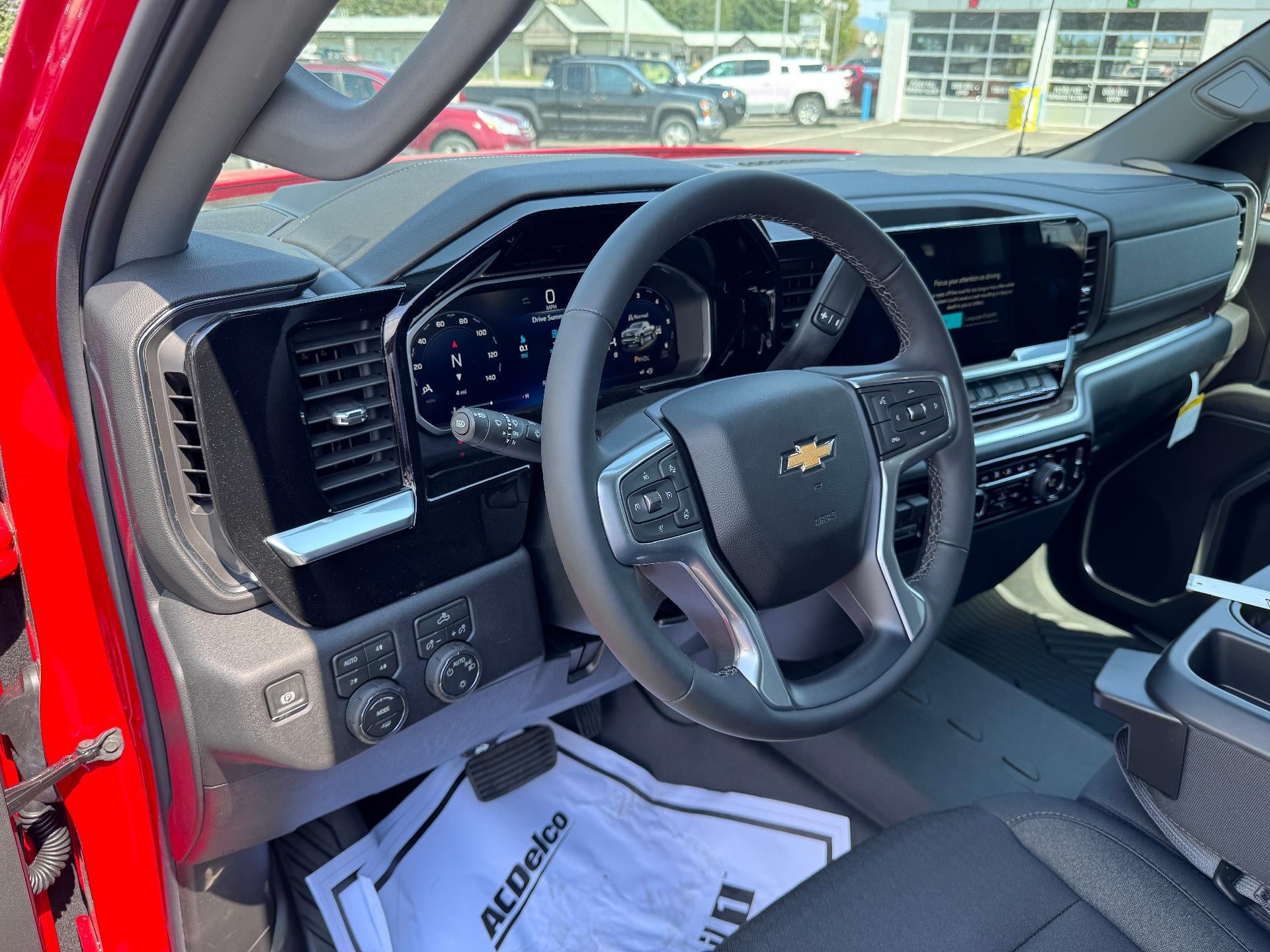 2026 Chevrolet Silverado 1500 LT / CREW / 5.3 LITER V8 / Z71 OFF ROAD / ADAPTIVE CRUISE / STANDARD BOX