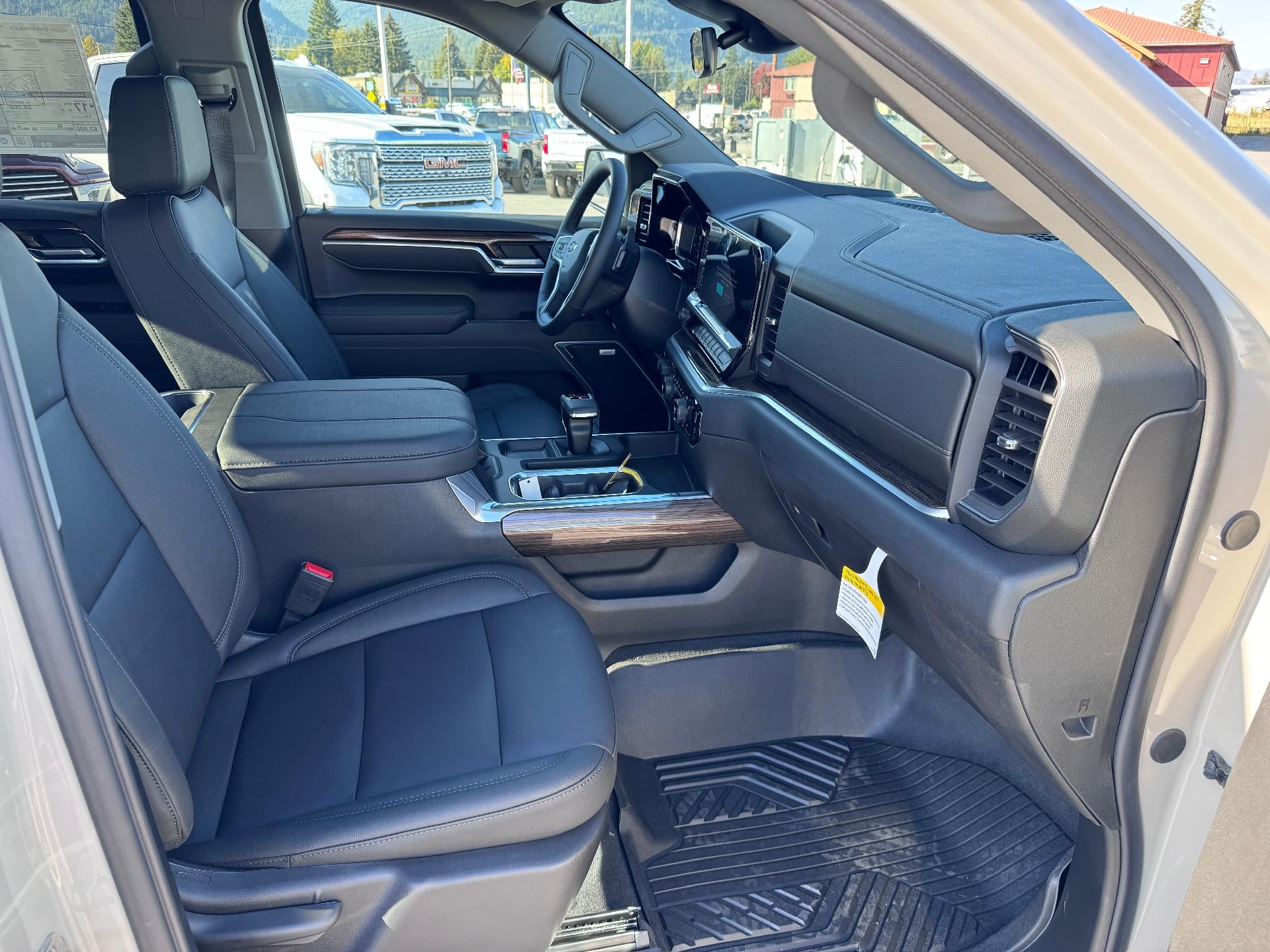 2026 Chevrolet Silverado 1500 RST / CREW / 5.3 LITER V8 / Z71 OFF ROAD / PREMIUM PCKG / DARK APPEARANCE