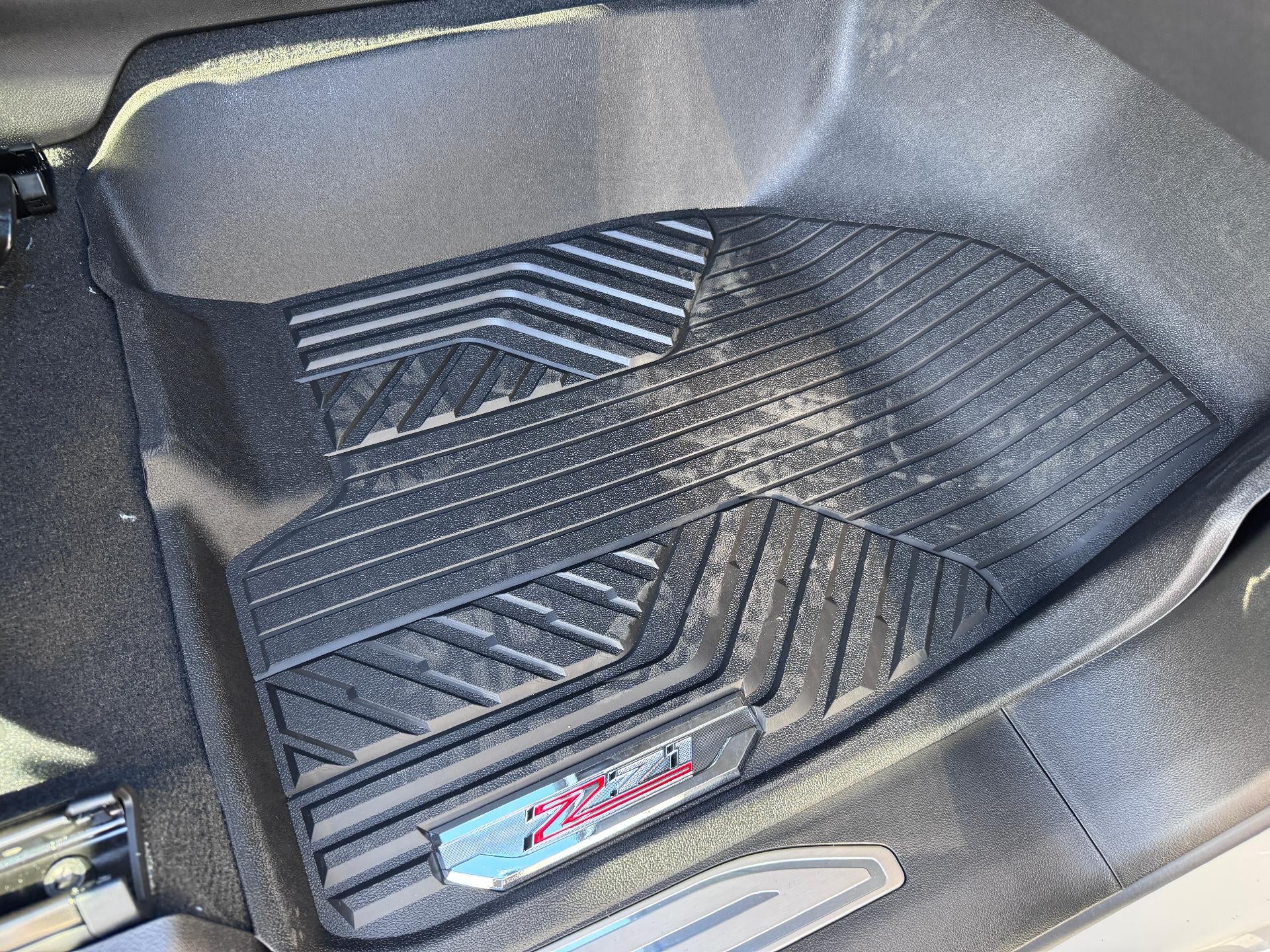 2026 Chevrolet Silverado 1500 RST / CREW / 5.3 LITER V8 / Z71 OFF ROAD / PREMIUM PCKG / DARK APPEARANCE