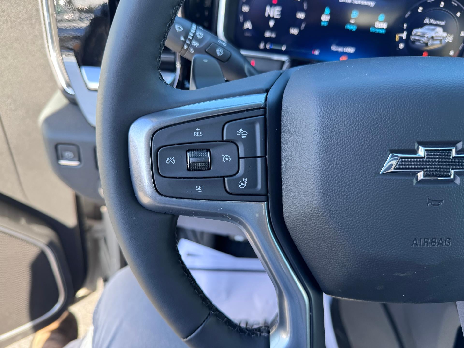 2026 Chevrolet Silverado 1500 RST / CREW / 5.3 LITER V8 / Z71 OFF ROAD / PREMIUM PCKG / DARK APPEARANCE