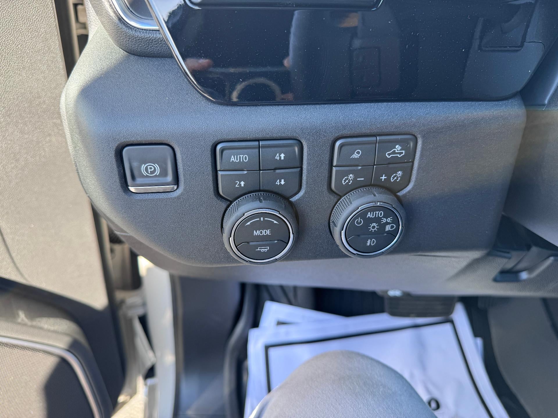 2026 Chevrolet Silverado 1500 RST / CREW / 5.3 LITER V8 / Z71 OFF ROAD / PREMIUM PCKG / DARK APPEARANCE
