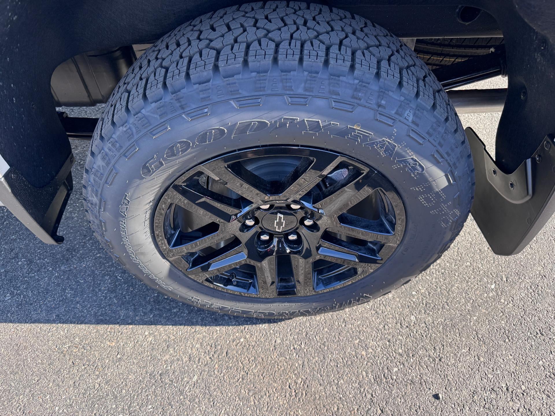 2026 Chevrolet Silverado 1500 RST / CREW / 5.3 LITER V8 / Z71 OFF ROAD / PREMIUM PCKG / DARK APPEARANCE