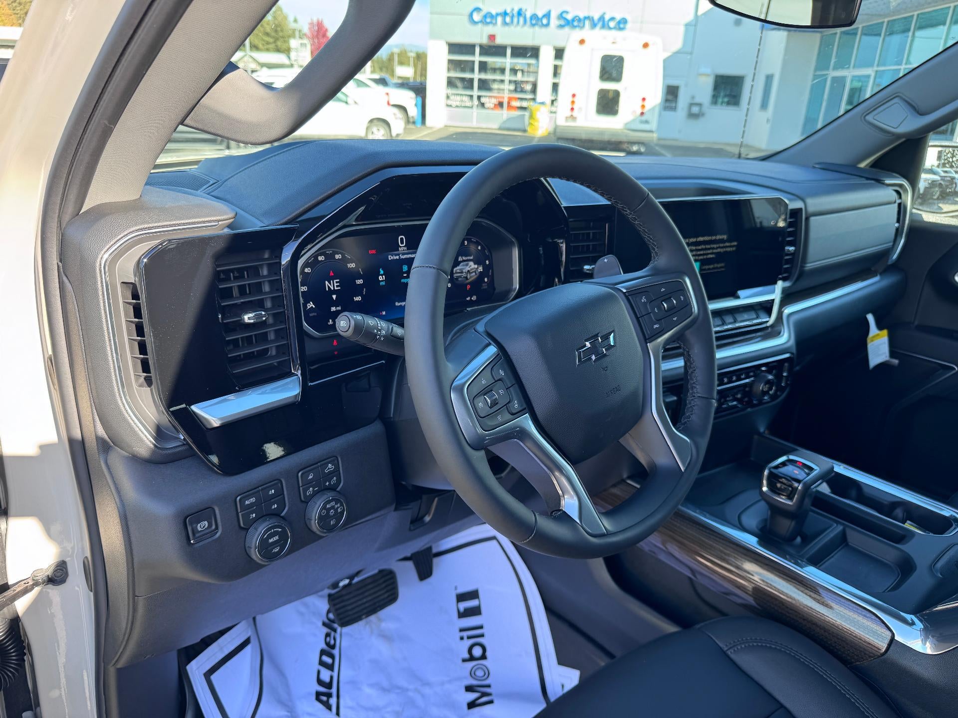 2026 Chevrolet Silverado 1500 RST / CREW / 5.3 LITER V8 / Z71 OFF ROAD / PREMIUM PCKG / DARK APPEARANCE