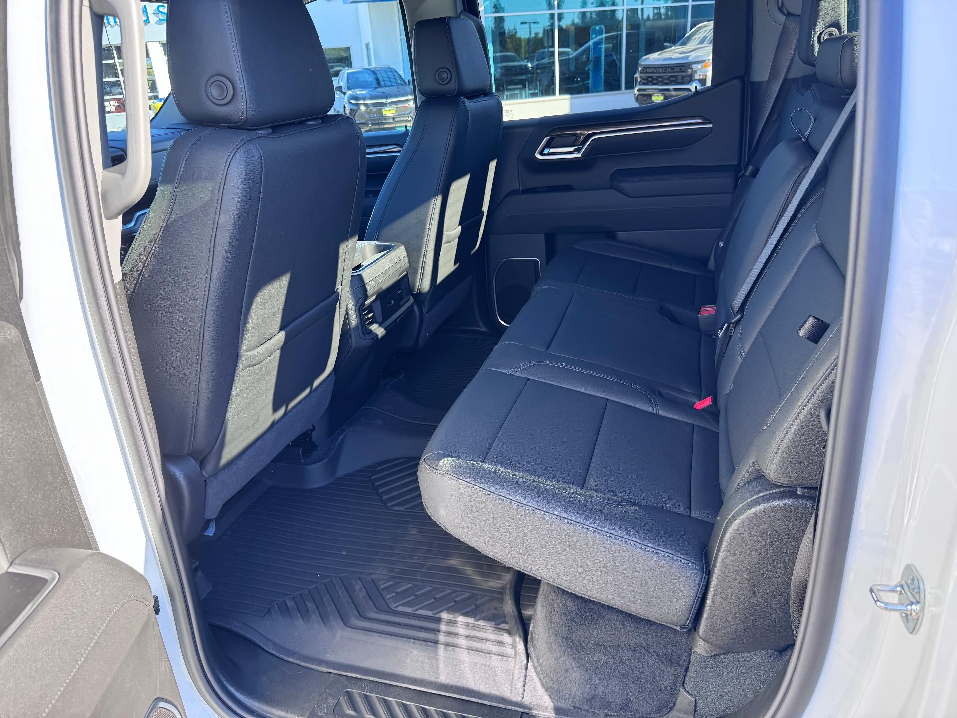 2026 Chevrolet Silverado 1500 RST / CREW / 5.3 LITER V8 / Z71 OFF ROAD / PREMIUM PCKG / DARK APPEARANCE