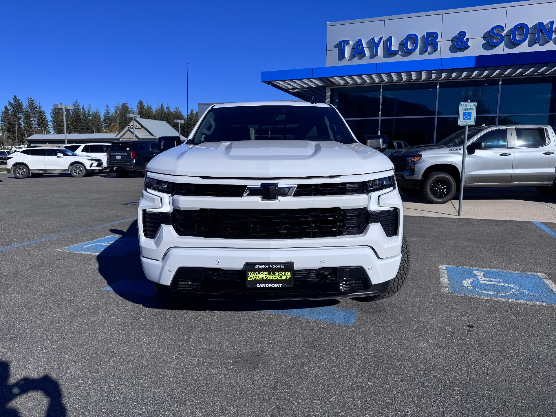 2026 Chevrolet Silverado 1500 RST / CREW / 5.3 LITER V8 / Z71 OFF ROAD / PREMIUM PCKG / DARK APPEARANCE