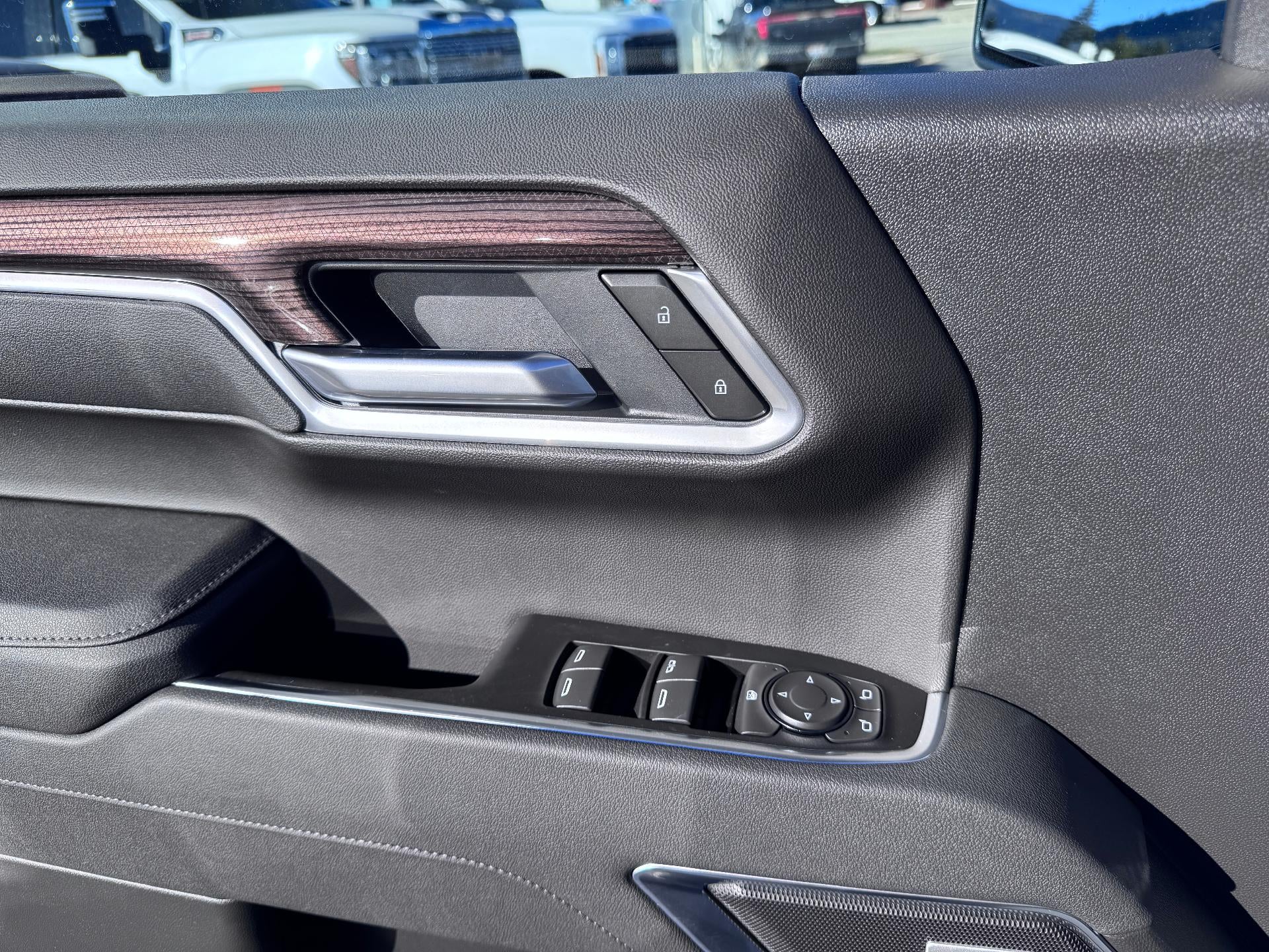 2026 Chevrolet Silverado 1500 RST / CREW / 5.3 LITER V8 / Z71 OFF ROAD / PREMIUM PCKG / DARK APPEARANCE