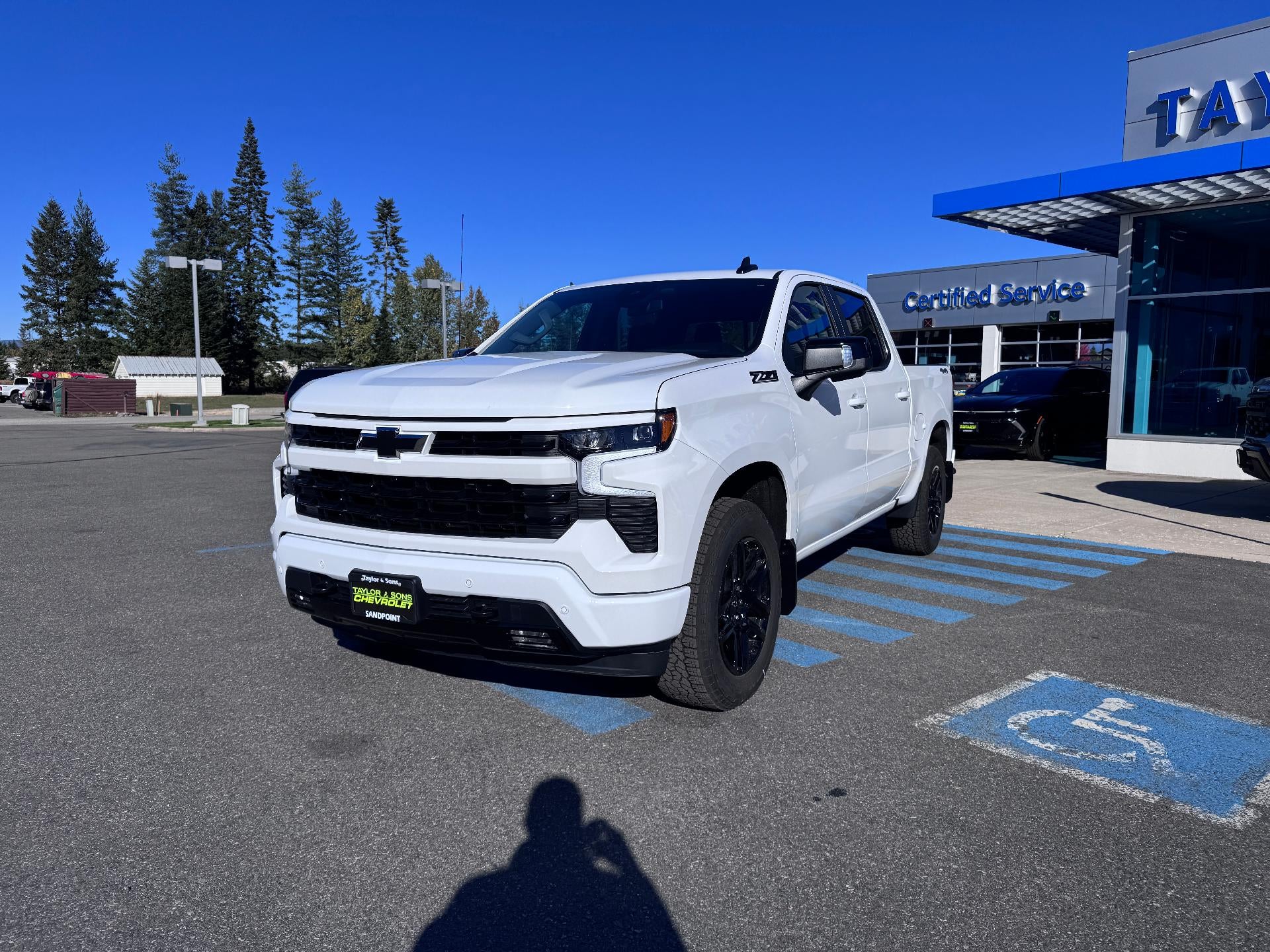 2026 Chevrolet Silverado 1500 RST / CREW / 5.3 LITER V8 / Z71 OFF ROAD / PREMIUM PCKG / DARK APPEARANCE