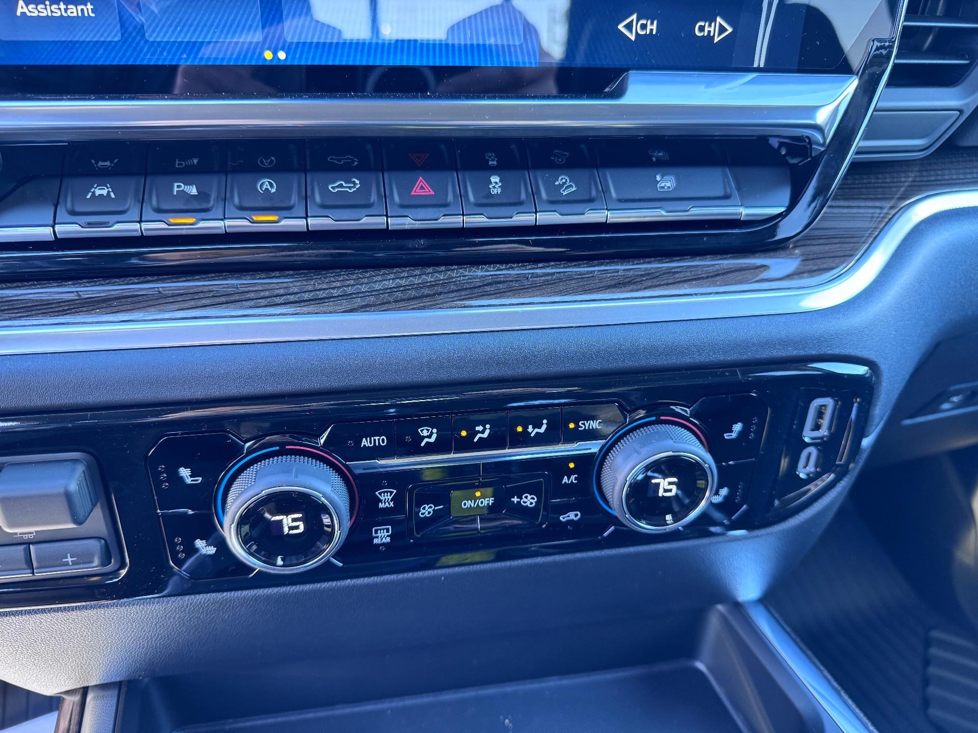 2026 Chevrolet Silverado 1500 RST / CREW / 5.3 LITER V8 / Z71 OFF ROAD / PREMIUM PCKG / DARK APPEARANCE
