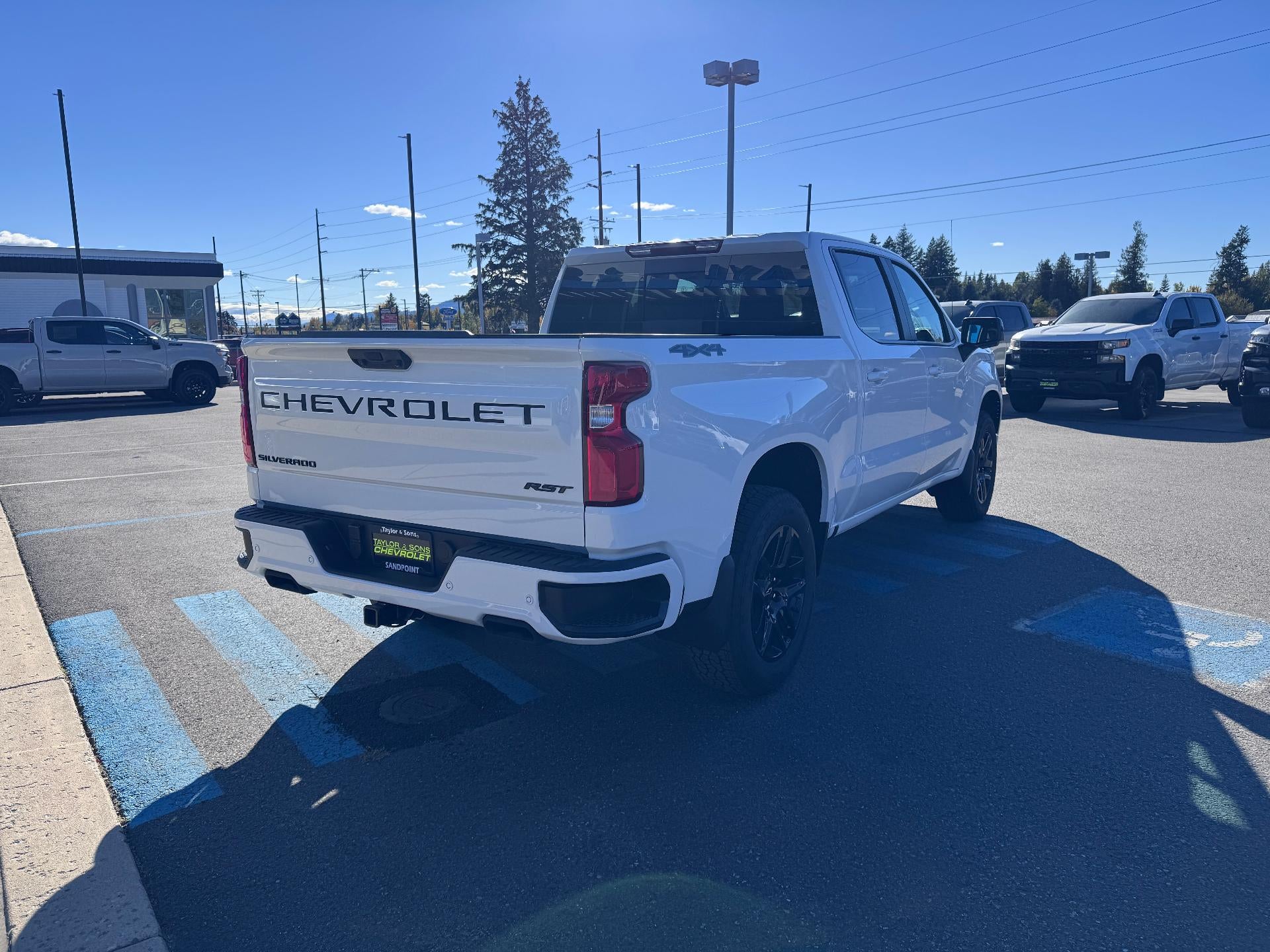 2026 Chevrolet Silverado 1500 RST / CREW / 5.3 LITER V8 / Z71 OFF ROAD / PREMIUM PCKG / DARK APPEARANCE