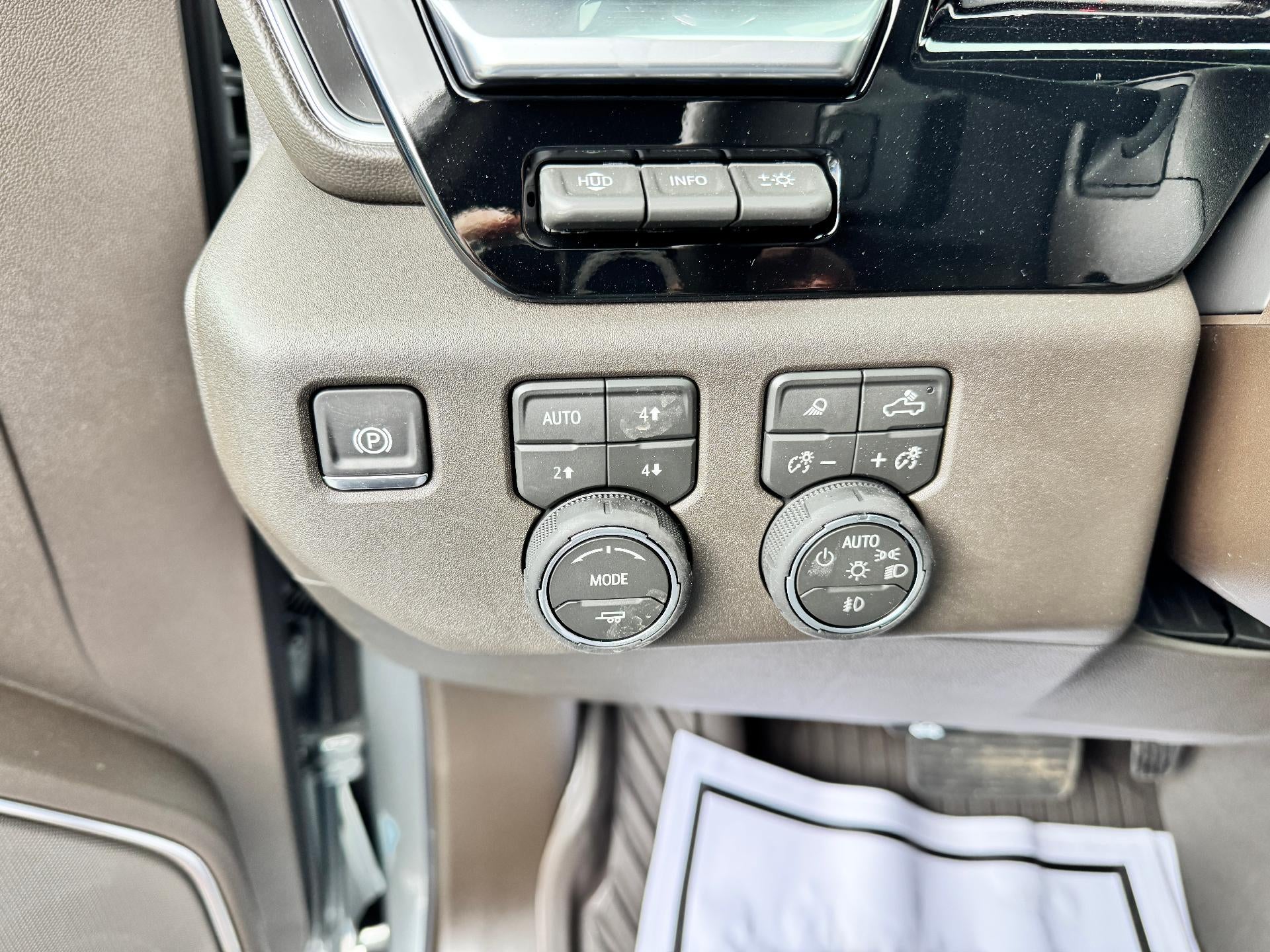 2026 Chevrolet Silverado 1500 LTZ / CREW / 5.3 LITER V8 / PREMIUM PCKG / Z71 OFF ROAD / SUNROOF / ADAPTIVE CRUISE / SHORT BOX