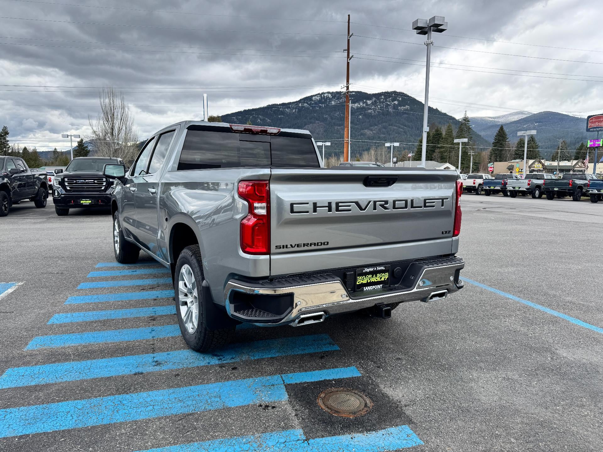 2026 Chevrolet Silverado 1500 LTZ / CREW / 5.3 LITER V8 / PREMIUM PCKG / Z71 OFF ROAD / SUNROOF / ADAPTIVE CRUISE / SHORT BOX