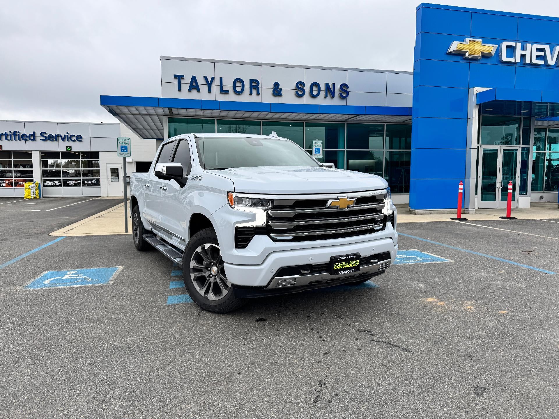 2026 Chevrolet Silverado 1500 HIGH COUNTRY / CREW / DMAX DIESEL / TECH PCKG / SUPER CRUISE / SHORT BOX