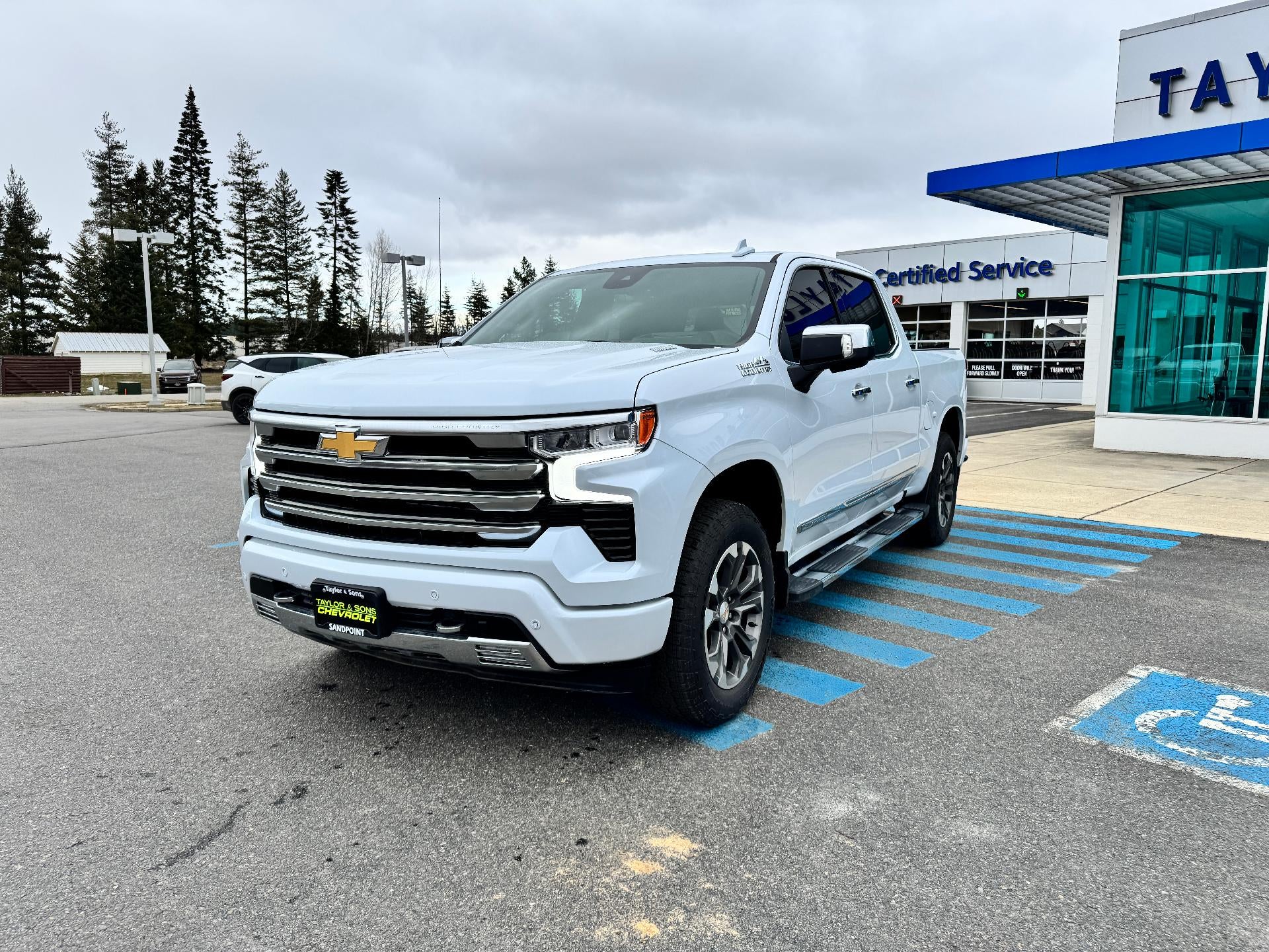 2026 Chevrolet Silverado 1500 HIGH COUNTRY / CREW / DMAX DIESEL / TECH PCKG / SUPER CRUISE / SHORT BOX