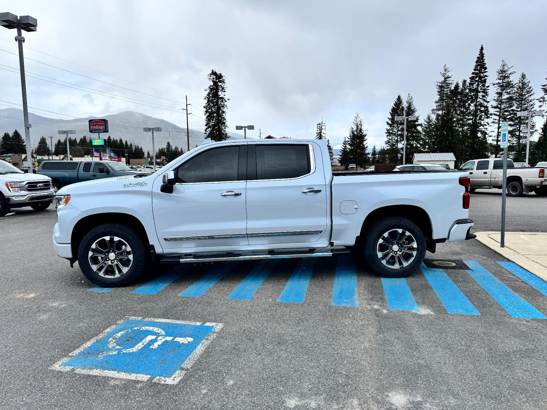 2026 Chevrolet Silverado 1500 HIGH COUNTRY / CREW / DMAX DIESEL / TECH PCKG / SUPER CRUISE / SHORT BOX