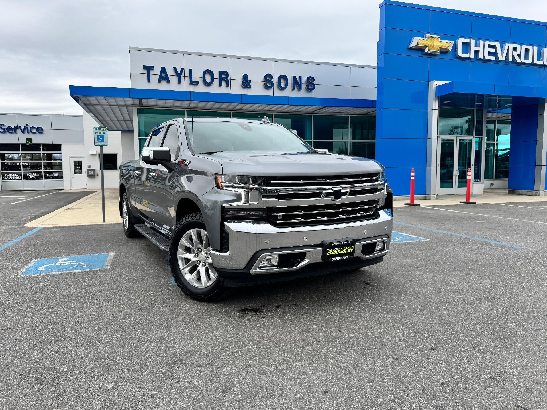 2021 Chevrolet Silverado 1500 LTZ / CREW / 5.3 LITER V8 / Z71 OFF ROAD / PREMIUM / STANDARD BOX
