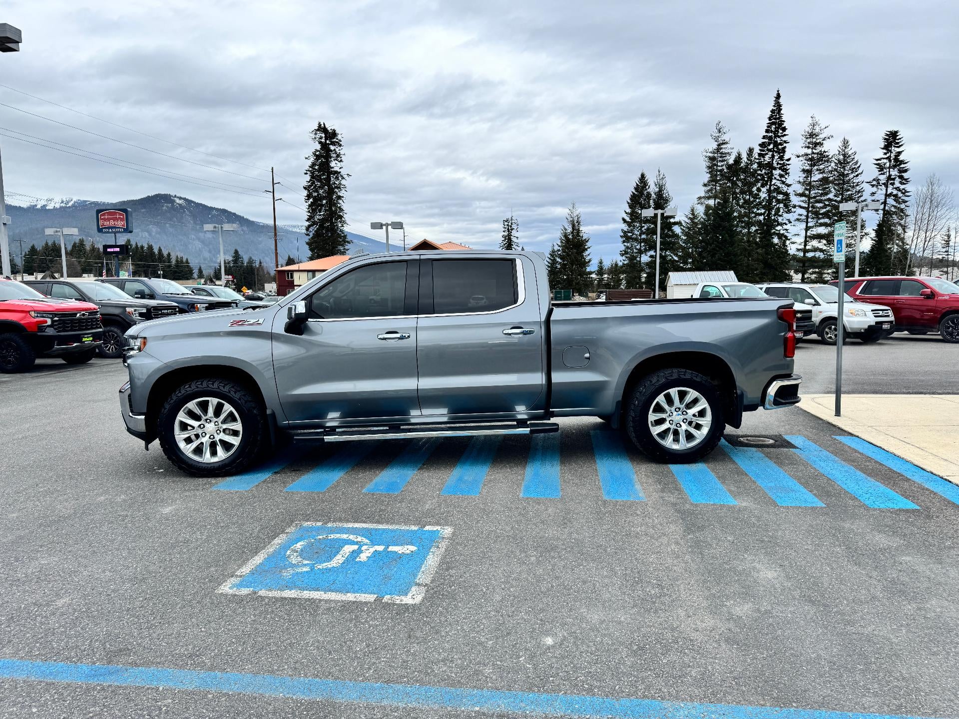 2021 Chevrolet Silverado 1500 LTZ / CREW / 5.3 LITER V8 / Z71 OFF ROAD / PREMIUM / STANDARD BOX