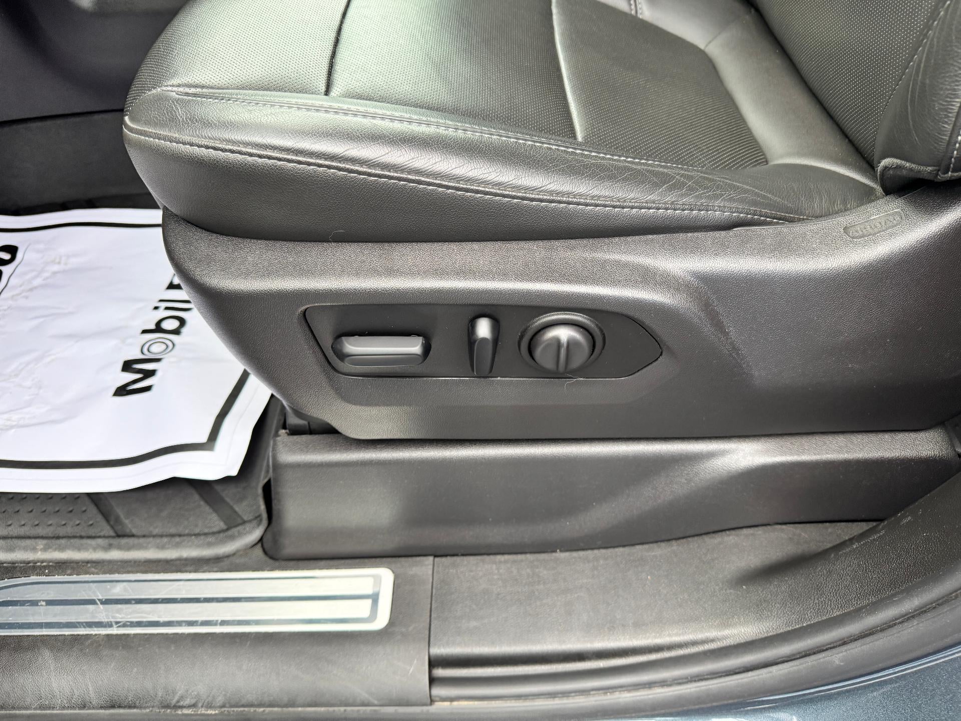 2019 Chevrolet Silverado 1500 LTZ / CREW / 6.2 LITER V8 / Z71 OFF ROAD / SHORT BOX / 45K MILES