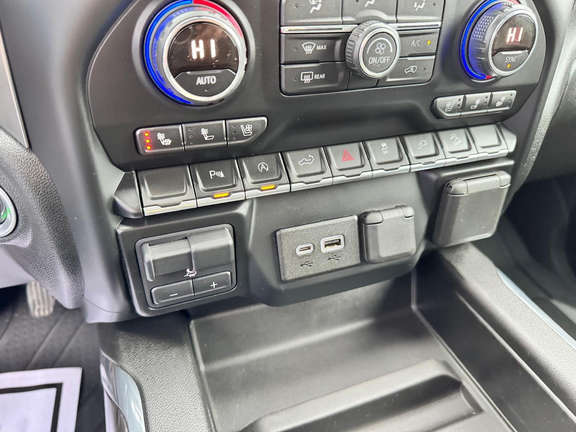 2019 Chevrolet Silverado 1500 LTZ / CREW / 6.2 LITER V8 / Z71 OFF ROAD / SHORT BOX / 45K MILES