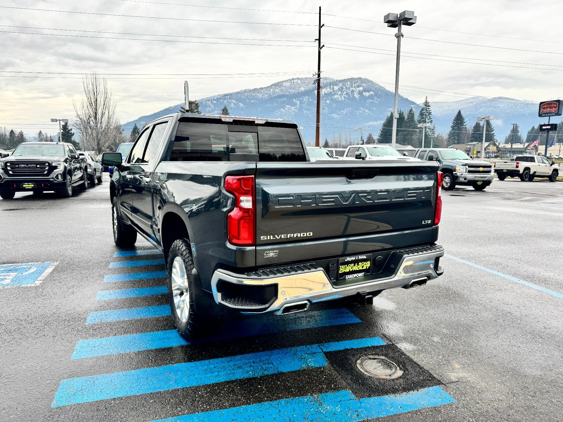2019 Chevrolet Silverado 1500 LTZ / CREW / 6.2 LITER V8 / Z71 OFF ROAD / SHORT BOX / 45K MILES