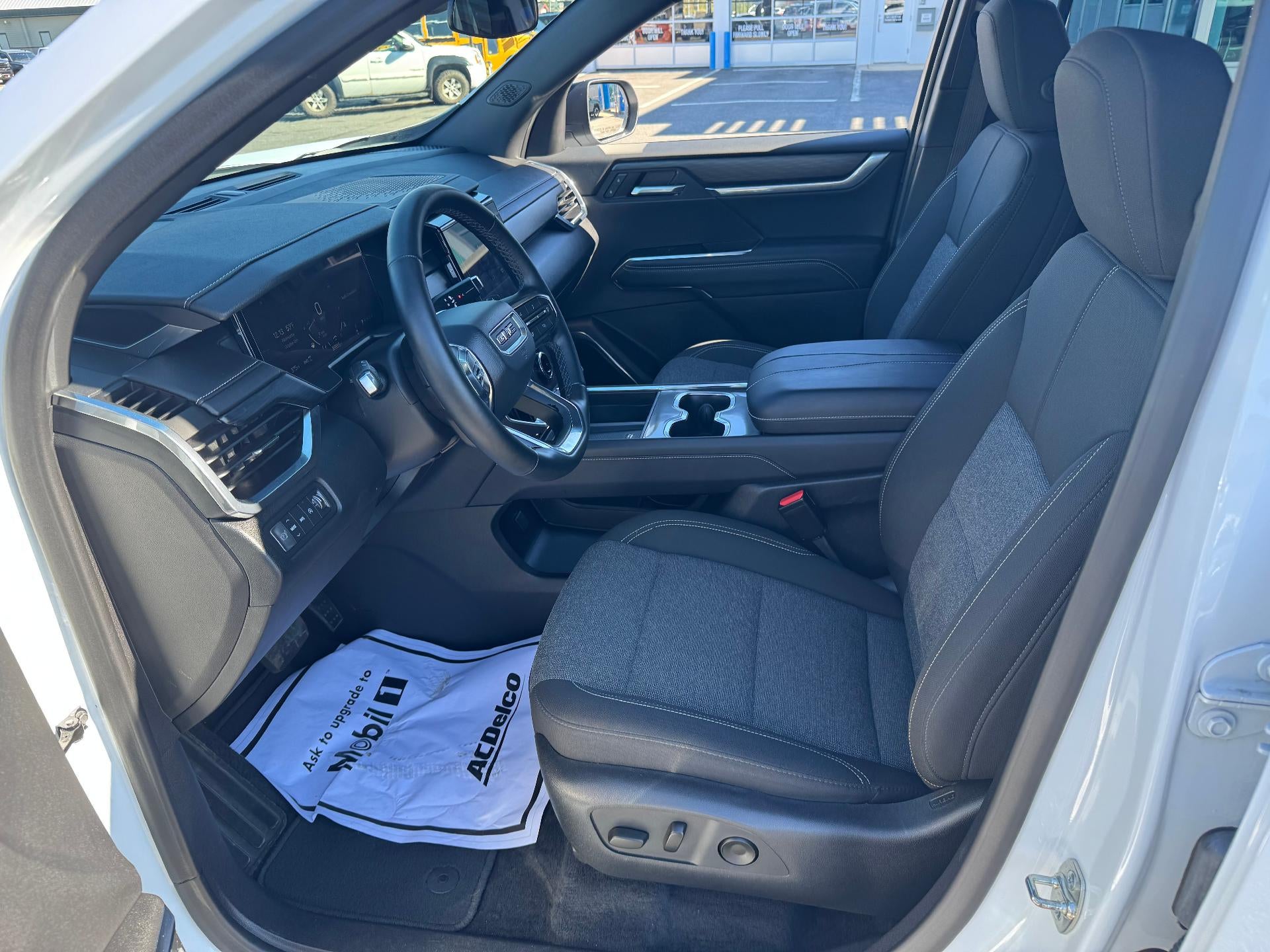 2025 GMC Acadia ELEVATION / ALL WHEEL DRIVE / ADAPTIVE CRUISE / SURROUND VISION / WARRANTY