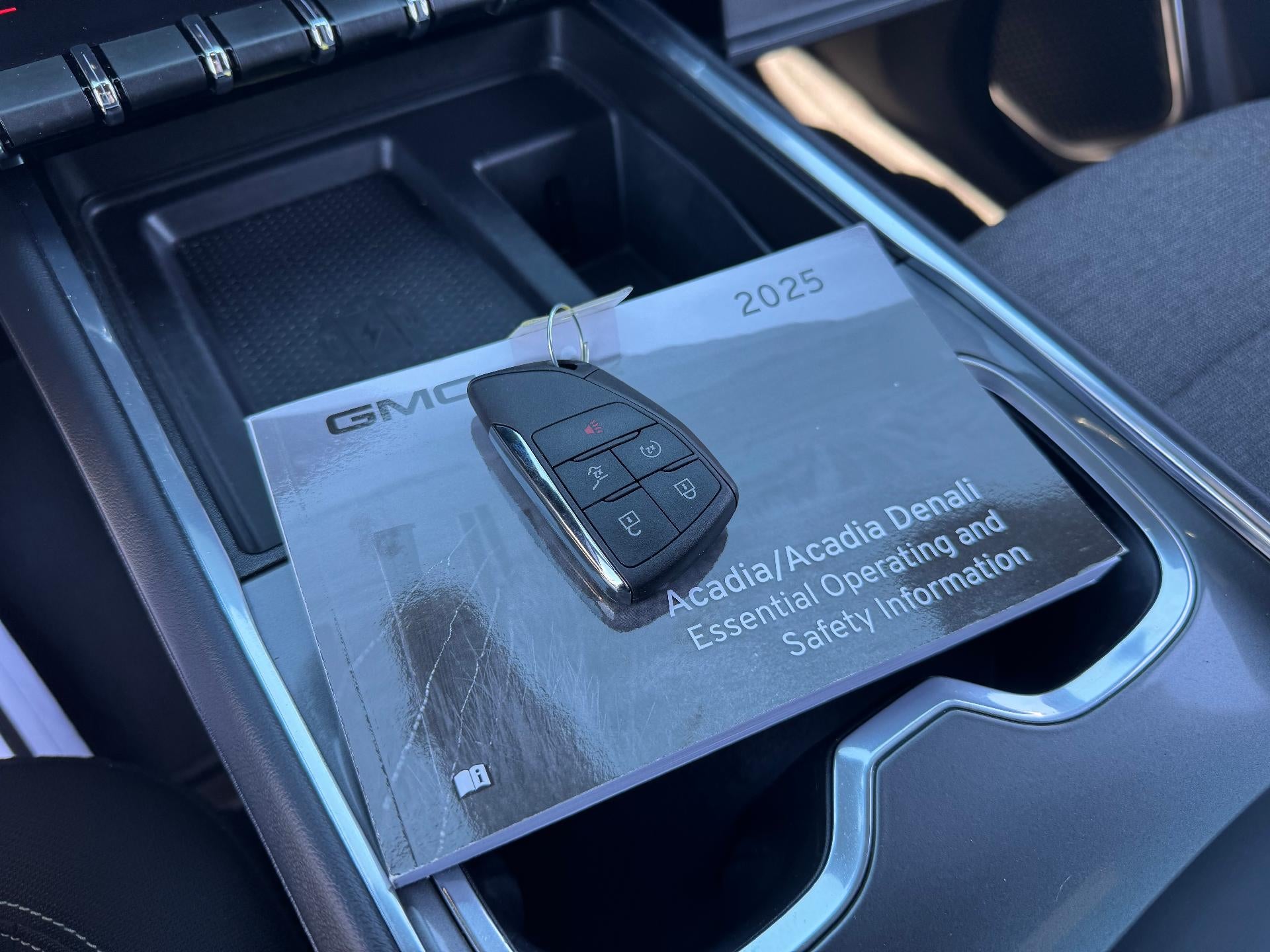 2025 GMC Acadia ELEVATION / ALL WHEEL DRIVE / ADAPTIVE CRUISE / SURROUND VISION / WARRANTY