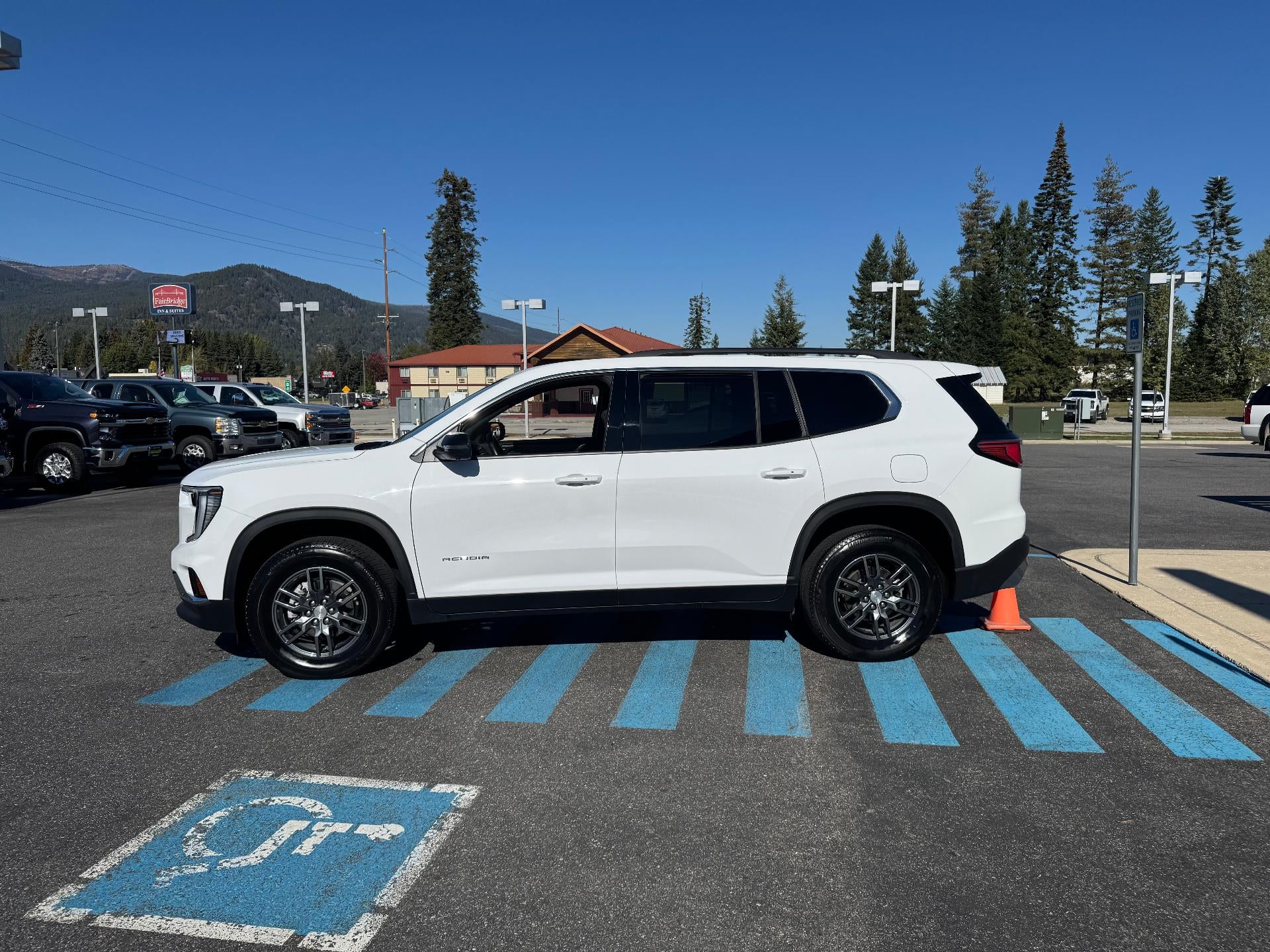 2025 GMC Acadia ELEVATION / ALL WHEEL DRIVE / ADAPTIVE CRUISE / SURROUND VISION / WARRANTY