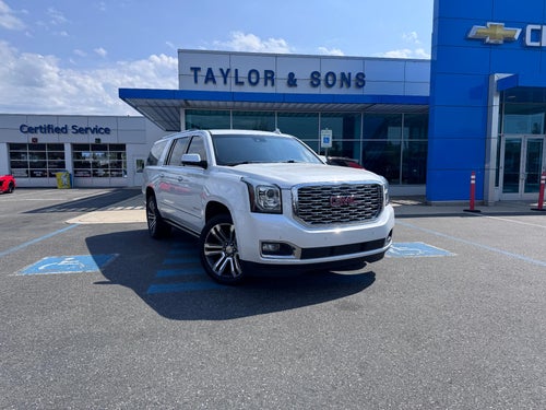 2019 GMC Yukon XL DENALI / 6.2 LITER V8 / NAVIGATION / REAR SEAT DVD / SUNROOF / LOCAL TRADE