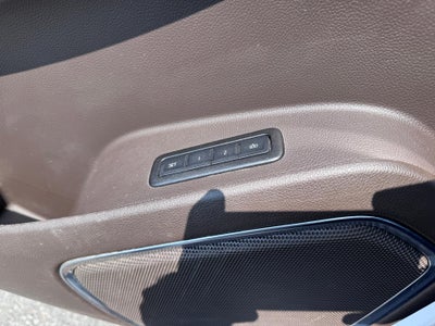 2019 GMC Yukon XL DENALI / 6.2 LITER V8 / NAVIGATION / REAR SEAT DVD / SUNROOF / LOCAL TRADE