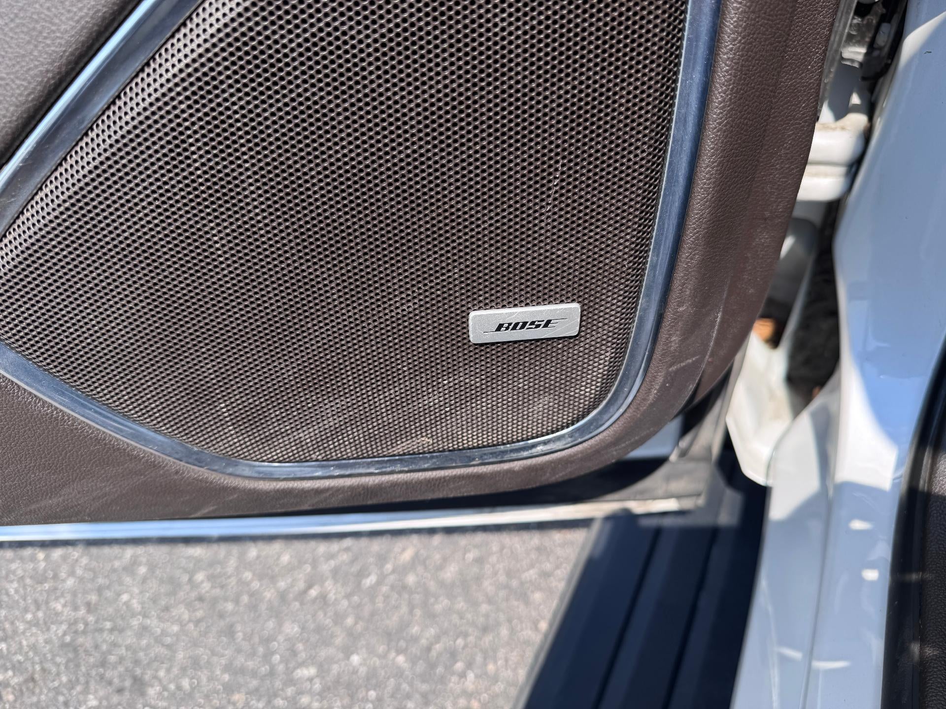 2019 GMC Yukon XL DENALI / 6.2 LITER V8 / NAVIGATION / REAR SEAT DVD / SUNROOF / LOCAL TRADE