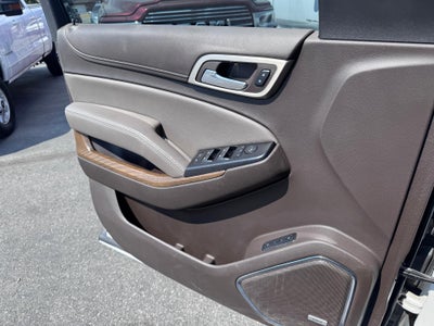 2019 GMC Yukon XL DENALI / 6.2 LITER V8 / NAVIGATION / REAR SEAT DVD / SUNROOF / LOCAL TRADE